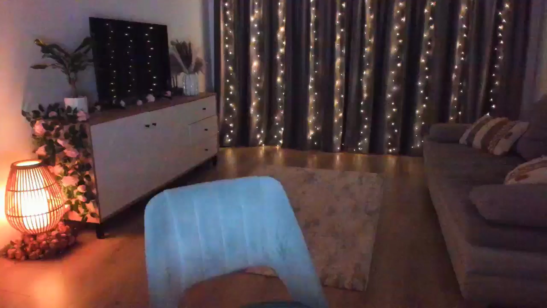 Gallery image thumbnail from Miss__A's myfreecams stream on, 06/22/2024, 01:53 image 18 of 20