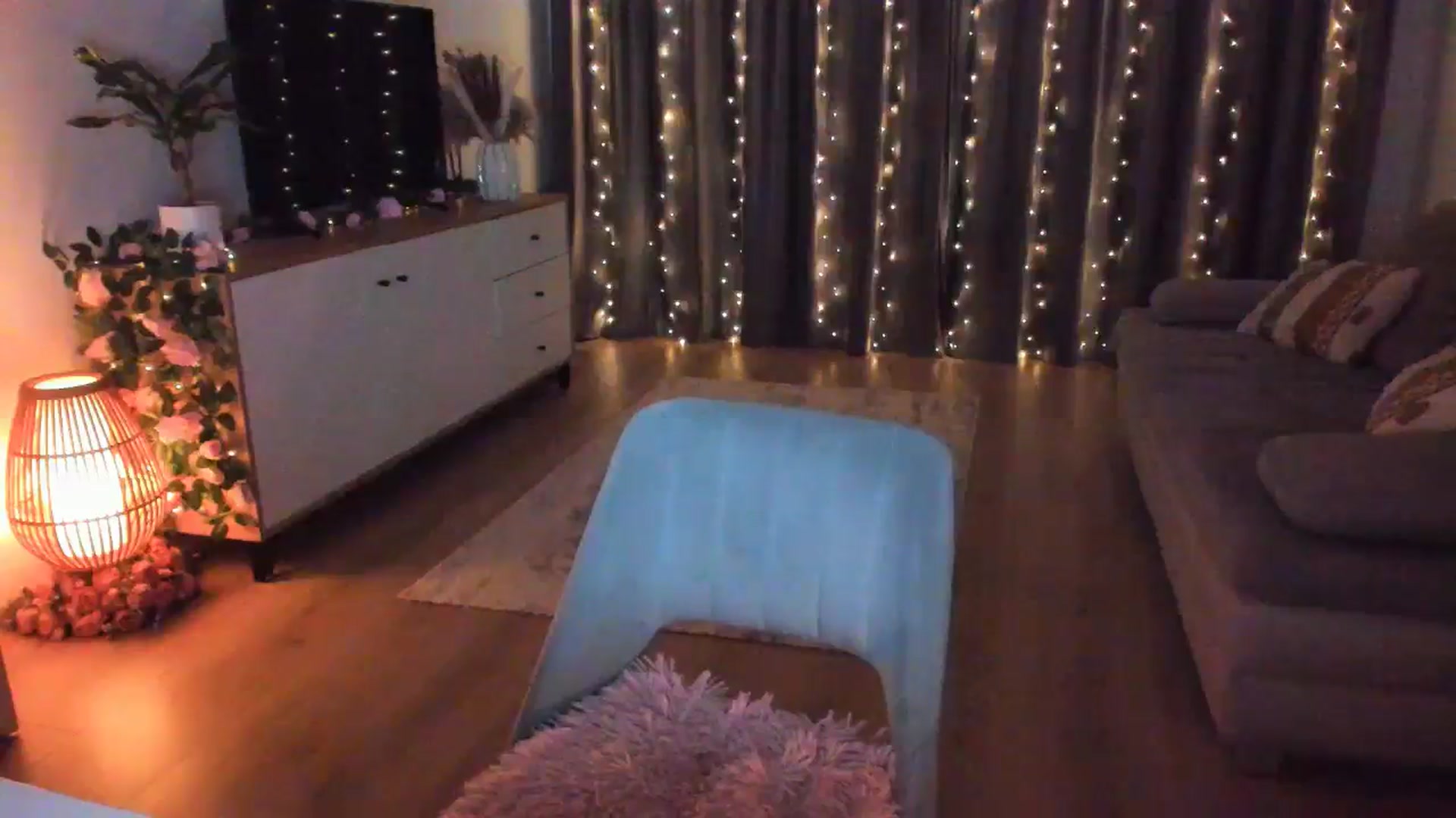Gallery image thumbnail from Miss__A's myfreecams stream on, 06/24/2024, 02:53 image 14 of 20