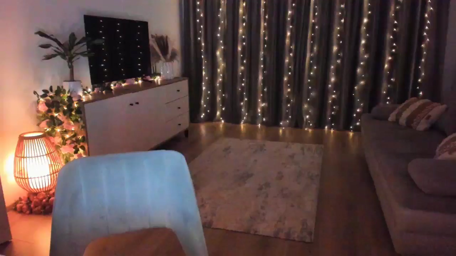 Gallery image thumbnail from Miss__A's myfreecams stream on, 08/04/2024, 24:53 image 11 of 20