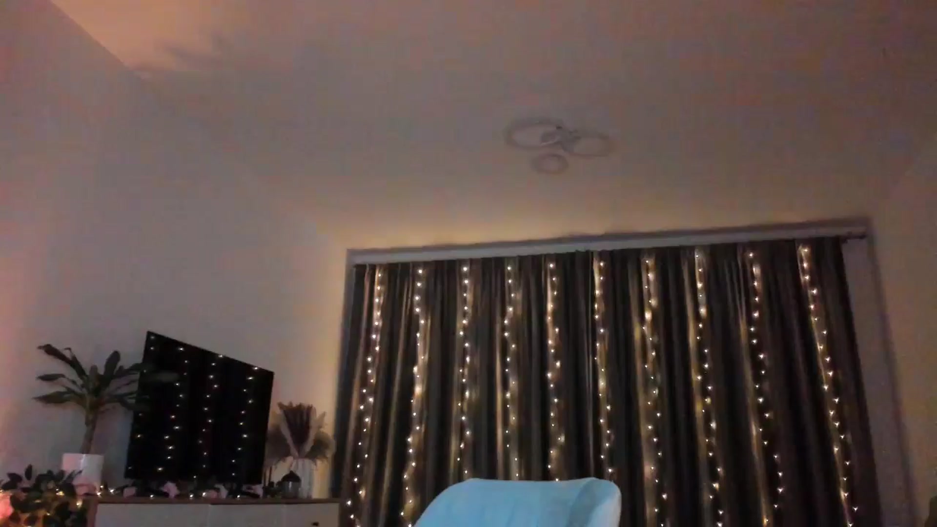 Gallery image thumbnail from Miss__A's myfreecams stream on, 09/22/2024, 02:39 image 19 of 20