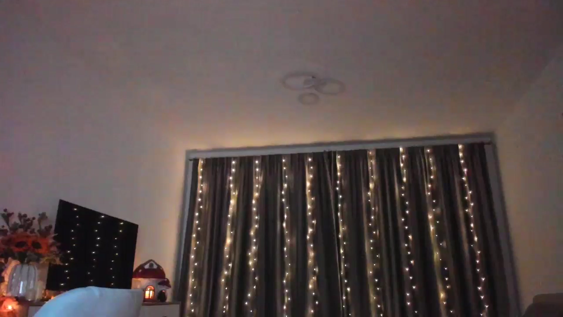 Gallery image thumbnail from Miss__A's myfreecams stream on, 10/22/2024, 23:45 image 16 of 20