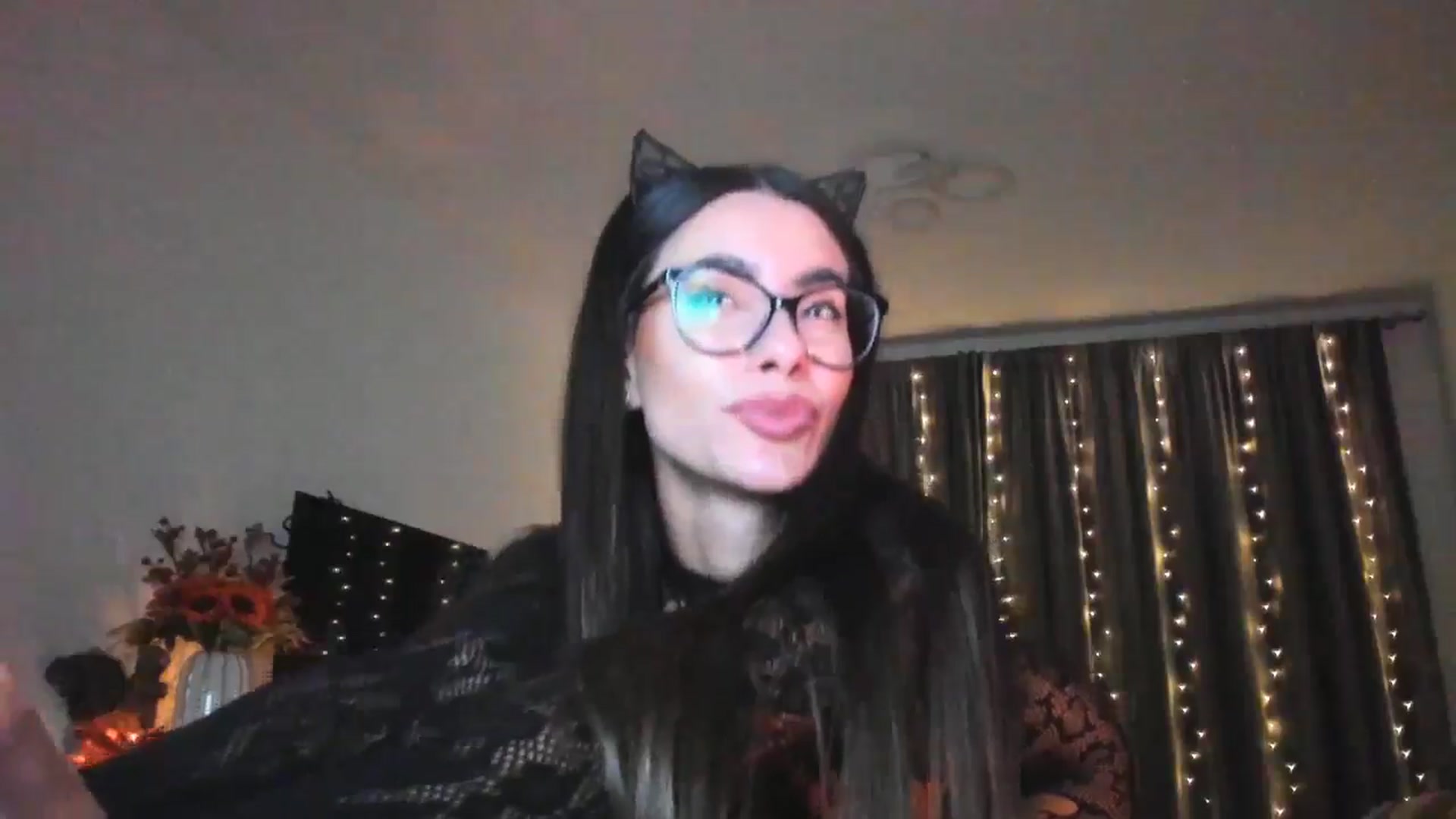 Gallery image thumbnail from Miss__A's myfreecams stream on, 10/31/2024, 03:29 image 18 of 20