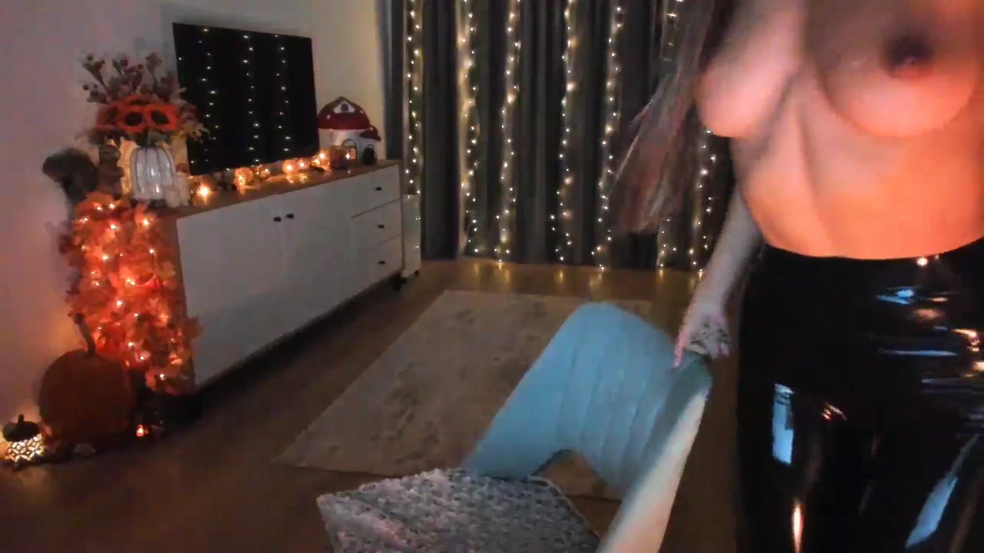 Gallery image thumbnail from Miss__A's myfreecams stream on, 11/03/2024, 01:47 image 15 of 20