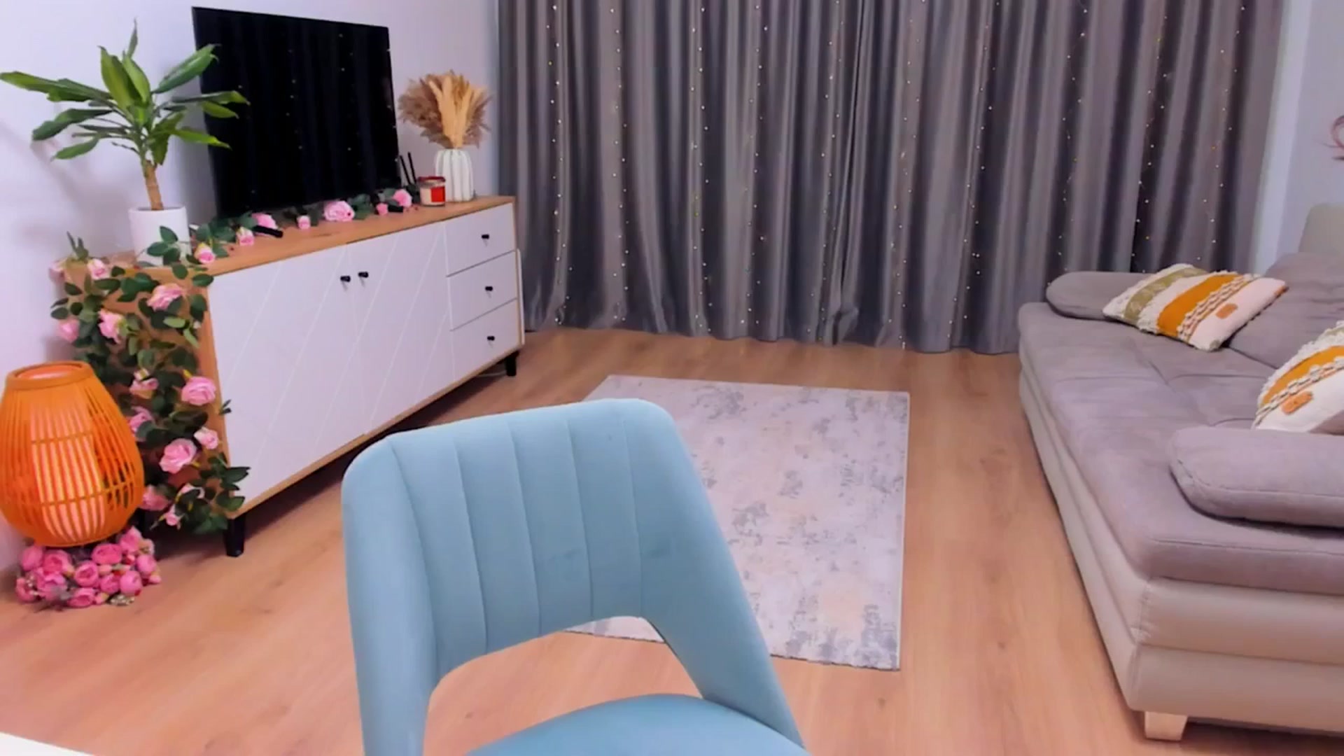 Gallery image thumbnail from Miss__A's myfreecams stream on, 03/30/2025, 01:46 image 1 of 20