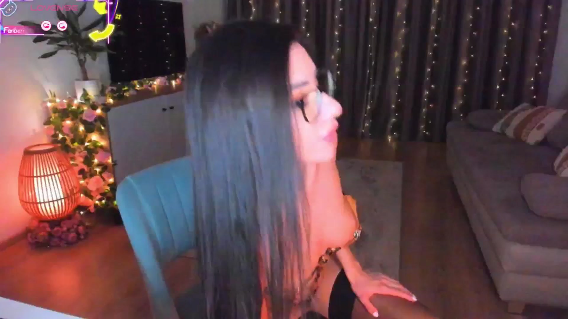 Gallery image thumbnail from Miss__A's myfreecams stream on, 04/14/2025, 01:53 image 15 of 20