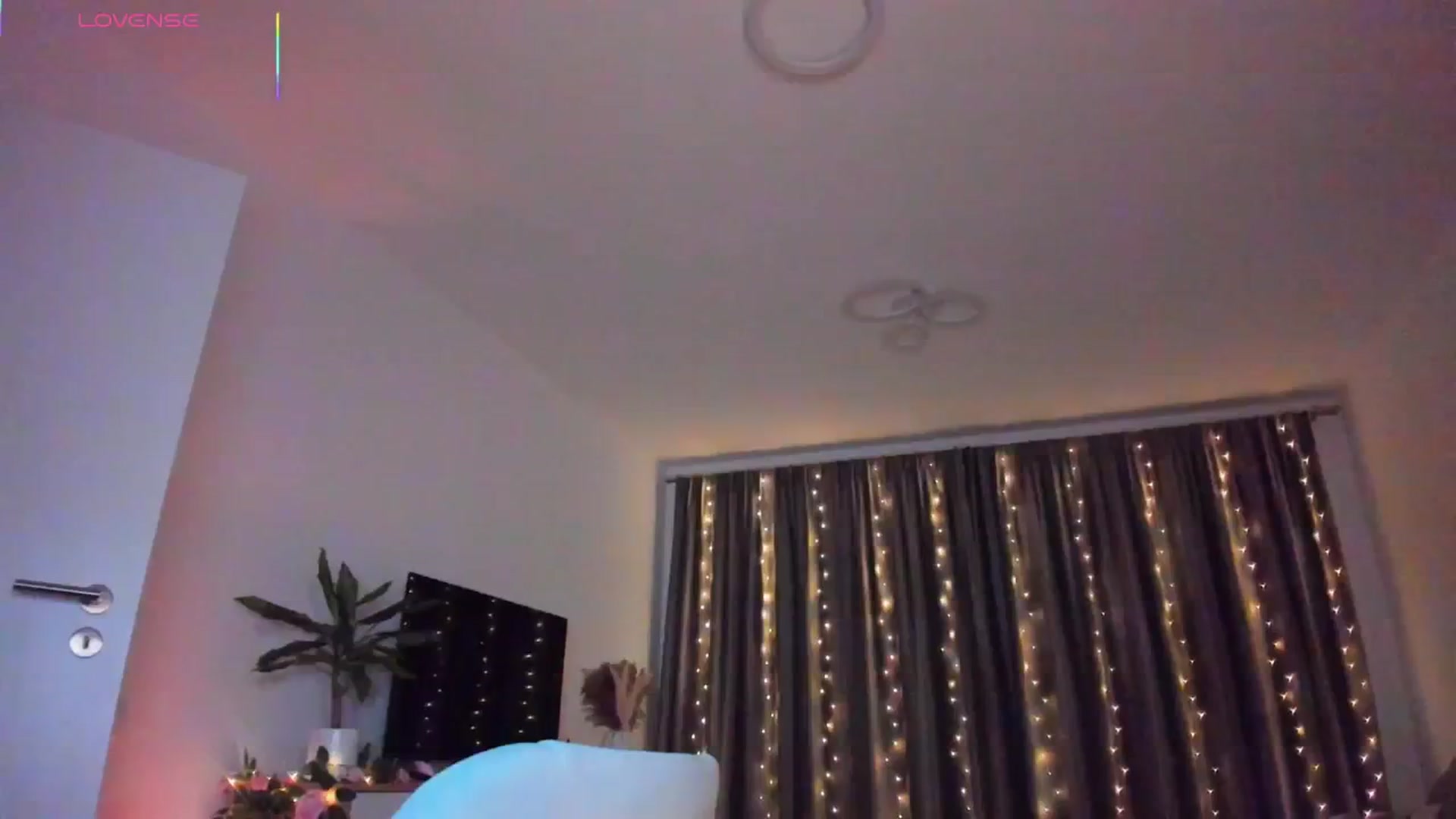 Gallery image thumbnail from Miss__A's myfreecams stream on, 04/27/2025, 02:17 image 16 of 20
