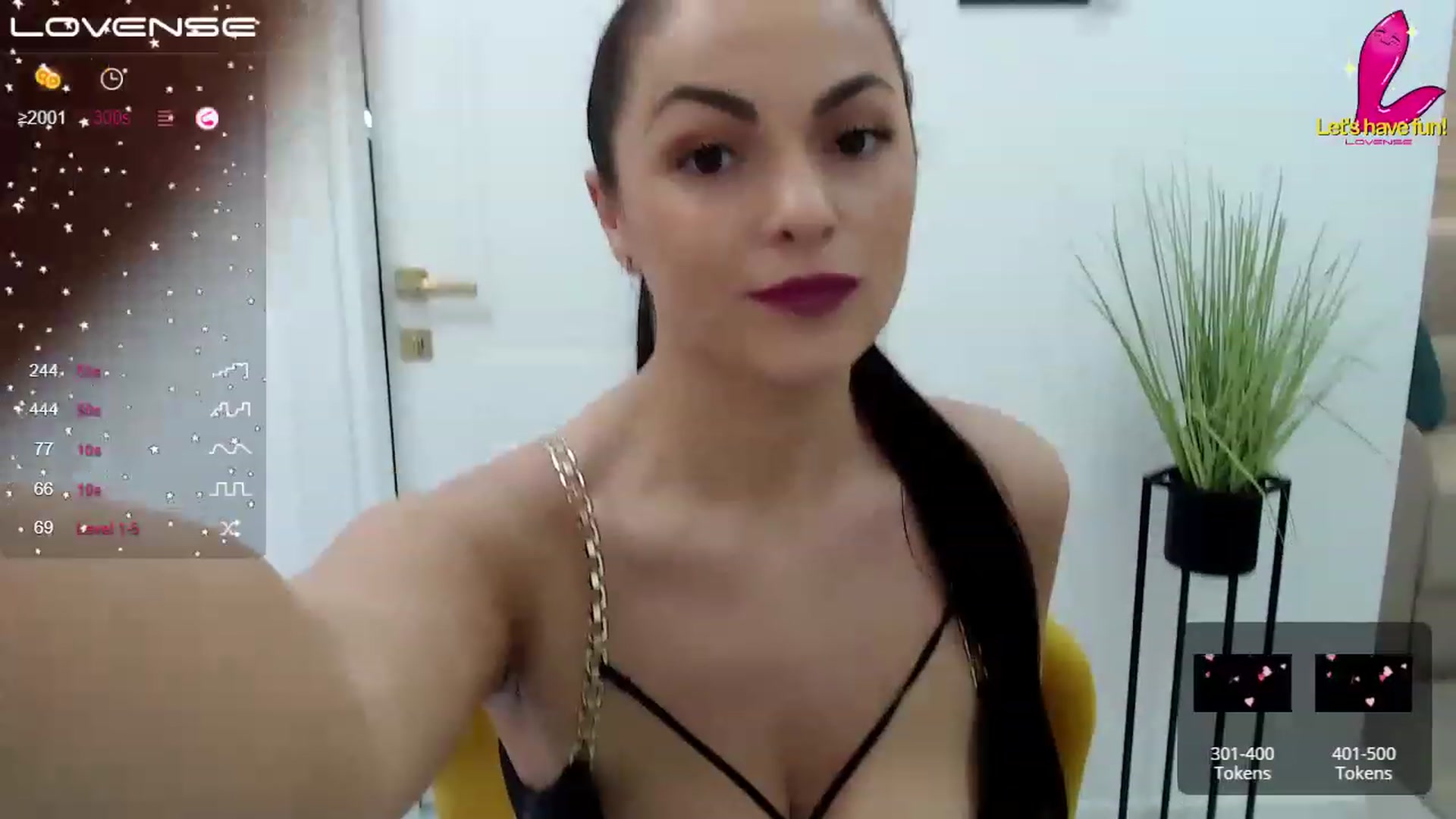 Gallery image thumbnail from Miss__Busty's myfreecams stream on, 04/26/2023, 12:51 image 7 of 20