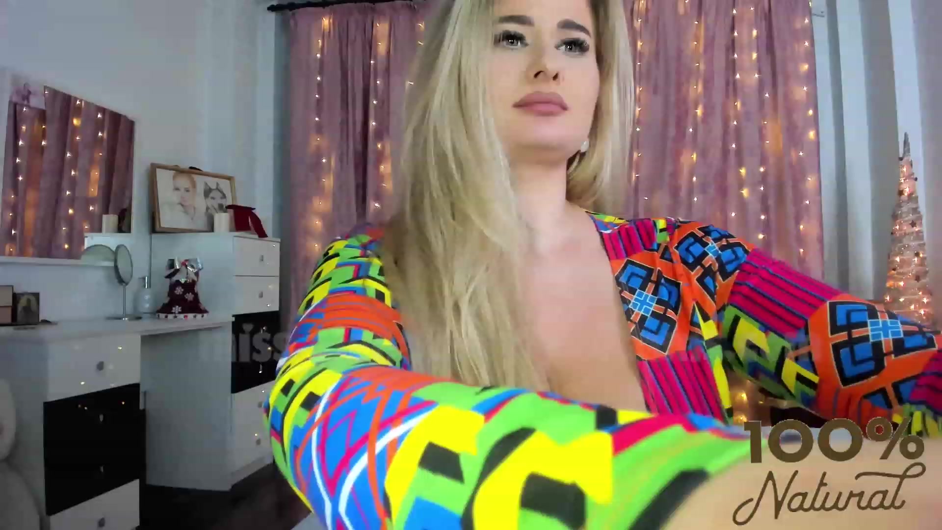 Gallery image thumbnail from Miss__Elena's myfreecams stream on, 12/18/2022, 24:34 image 2 of 20