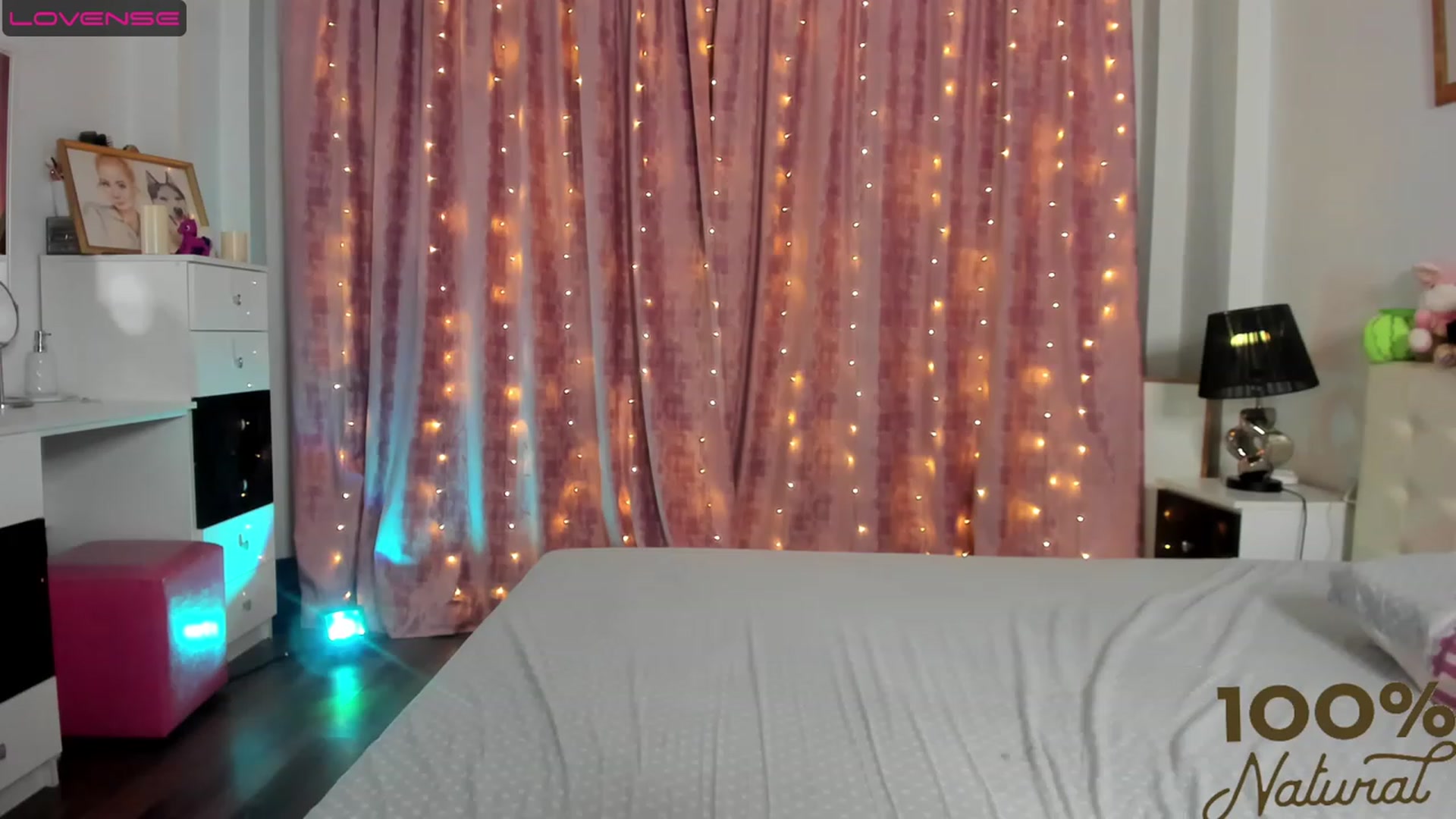 Gallery image thumbnail from Miss__Elena's myfreecams stream on, 06/20/2023, 24:10 image 17 of 20