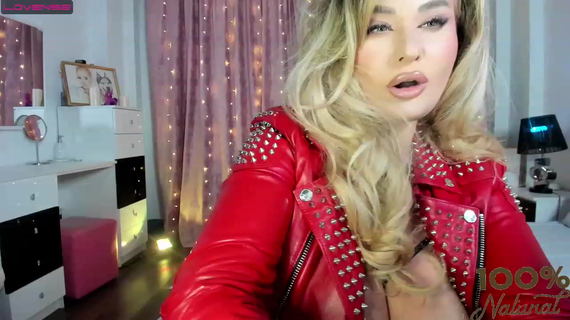 Gallery image thumbnail from Miss__Elena's myfreecams stream on, 06/30/2023, 22:10 image 1 of 20