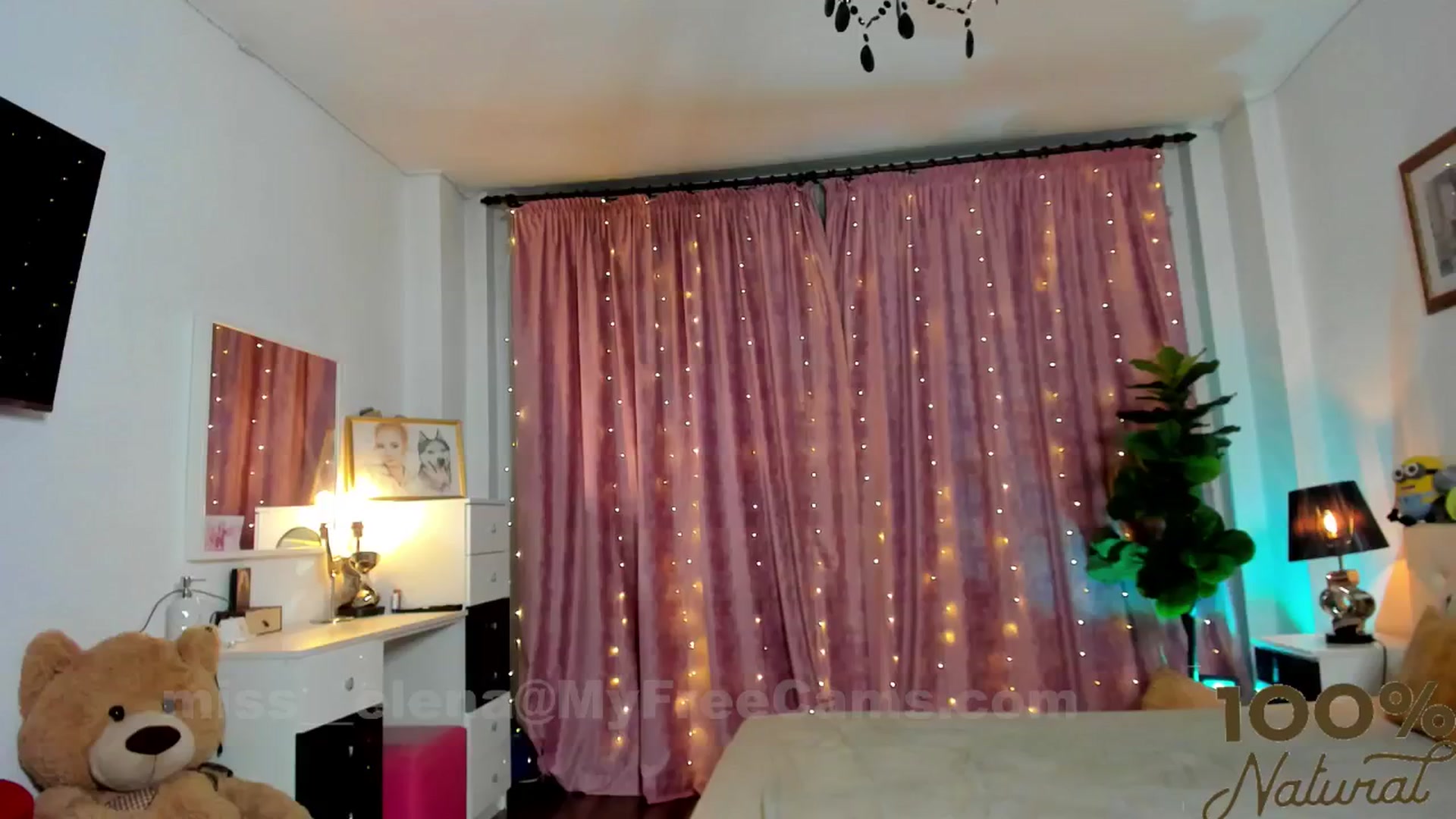 Gallery image thumbnail from Miss__Elena's myfreecams stream on, 10/20/2024, 19:57 image 17 of 20
