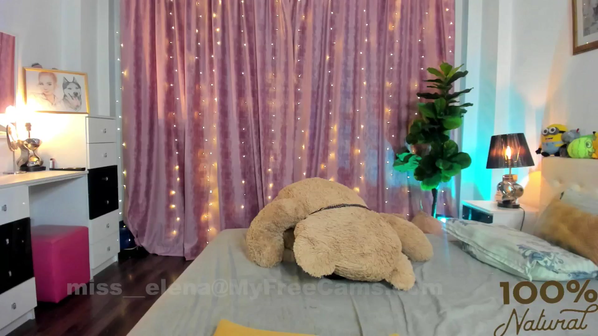 Gallery image thumbnail from Miss__Elena's myfreecams stream on, 10/20/2024, 21:37 image 18 of 20