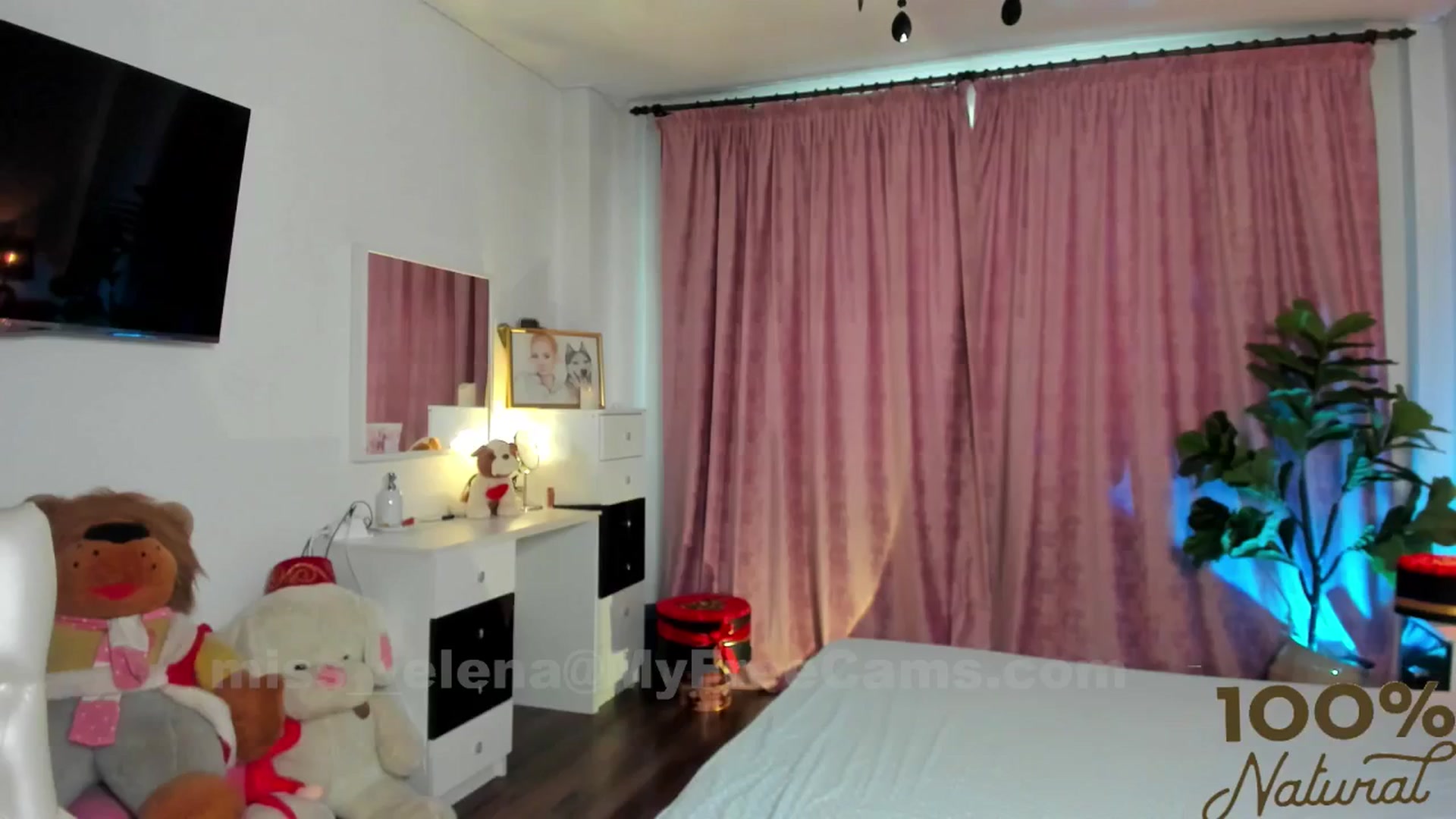 Gallery image thumbnail from Miss__Elena's myfreecams stream on, 02/16/2025, 10:13 image 6 of 20