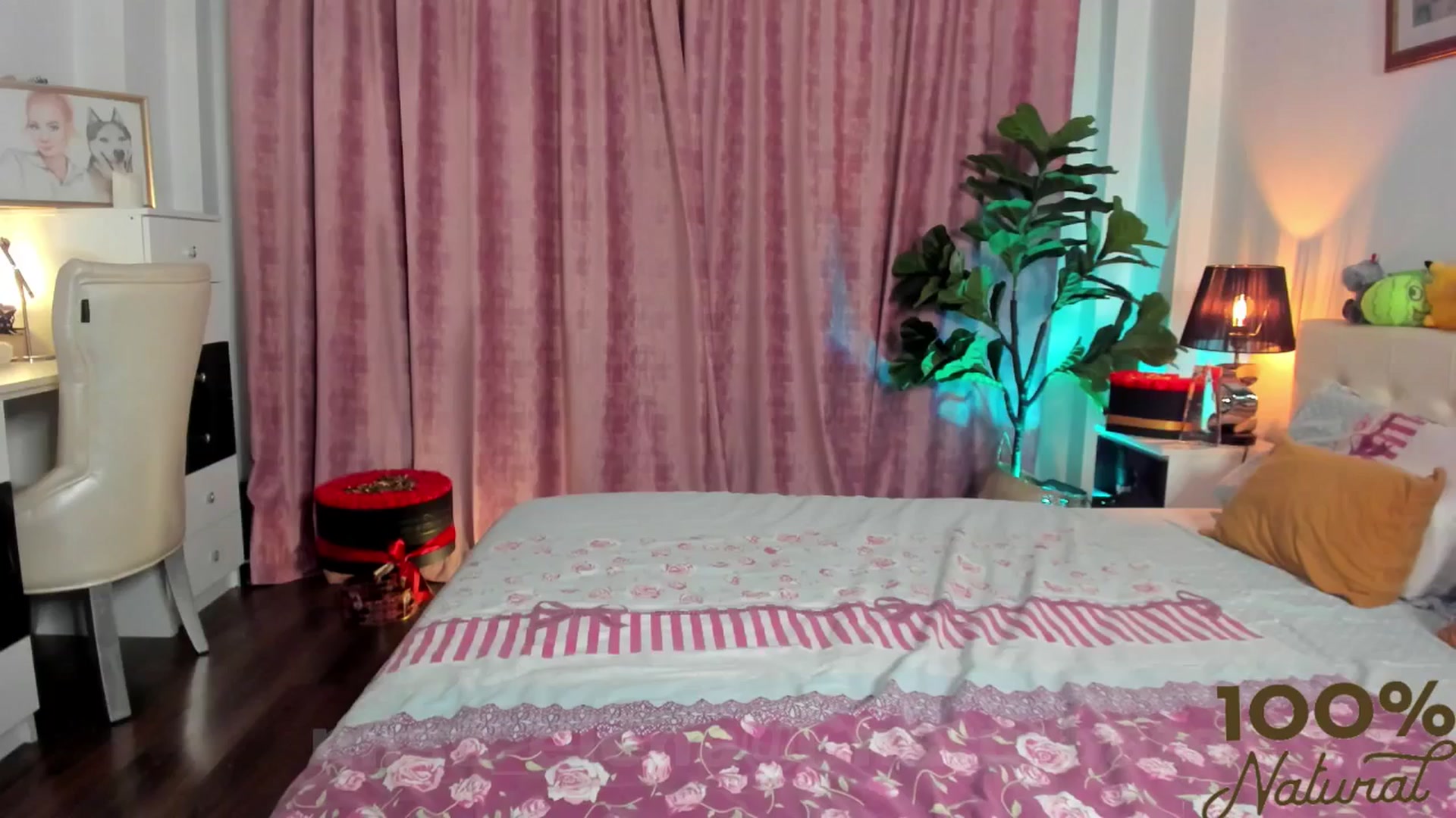 Gallery image thumbnail from Miss__Elena's myfreecams stream on, 04/16/2025, 20:31 image 17 of 20