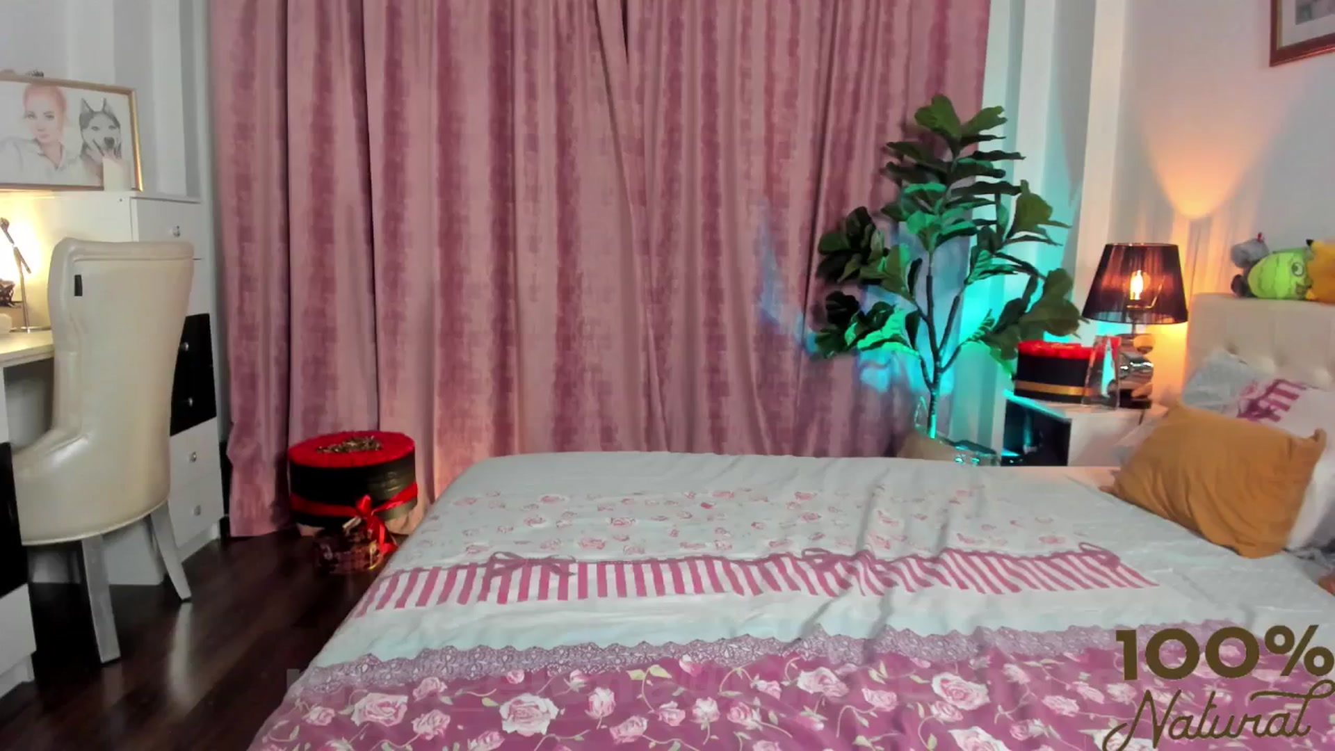 Gallery image thumbnail from Miss__Elena's myfreecams stream on, 04/16/2025, 20:31 image 18 of 20