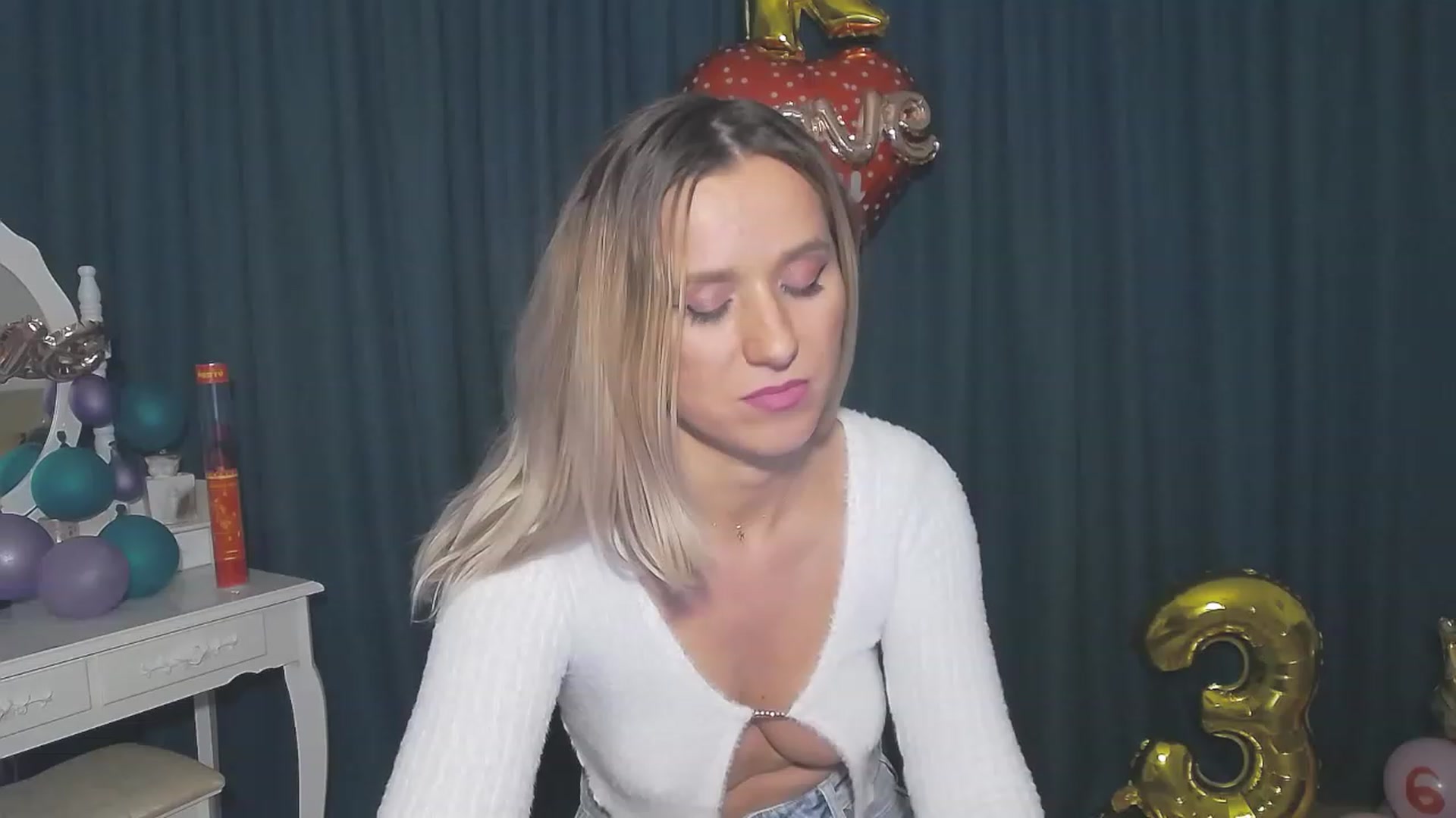Gallery image thumbnail from Miss___K's myfreecams stream on, 02/17/2023, 05:36 image 4 of 20