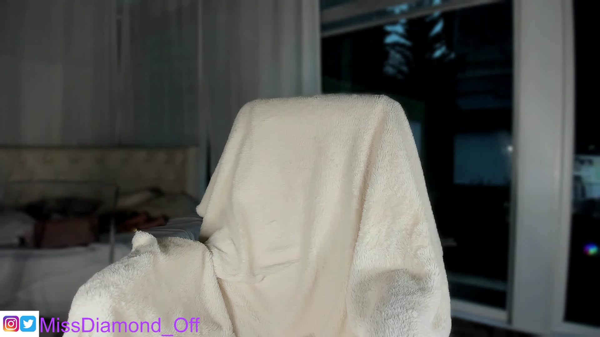 Gallery image thumbnail from Miss_diamond_'s myfreecams stream on, 11/21/2022, 14:45 image 15 of 20