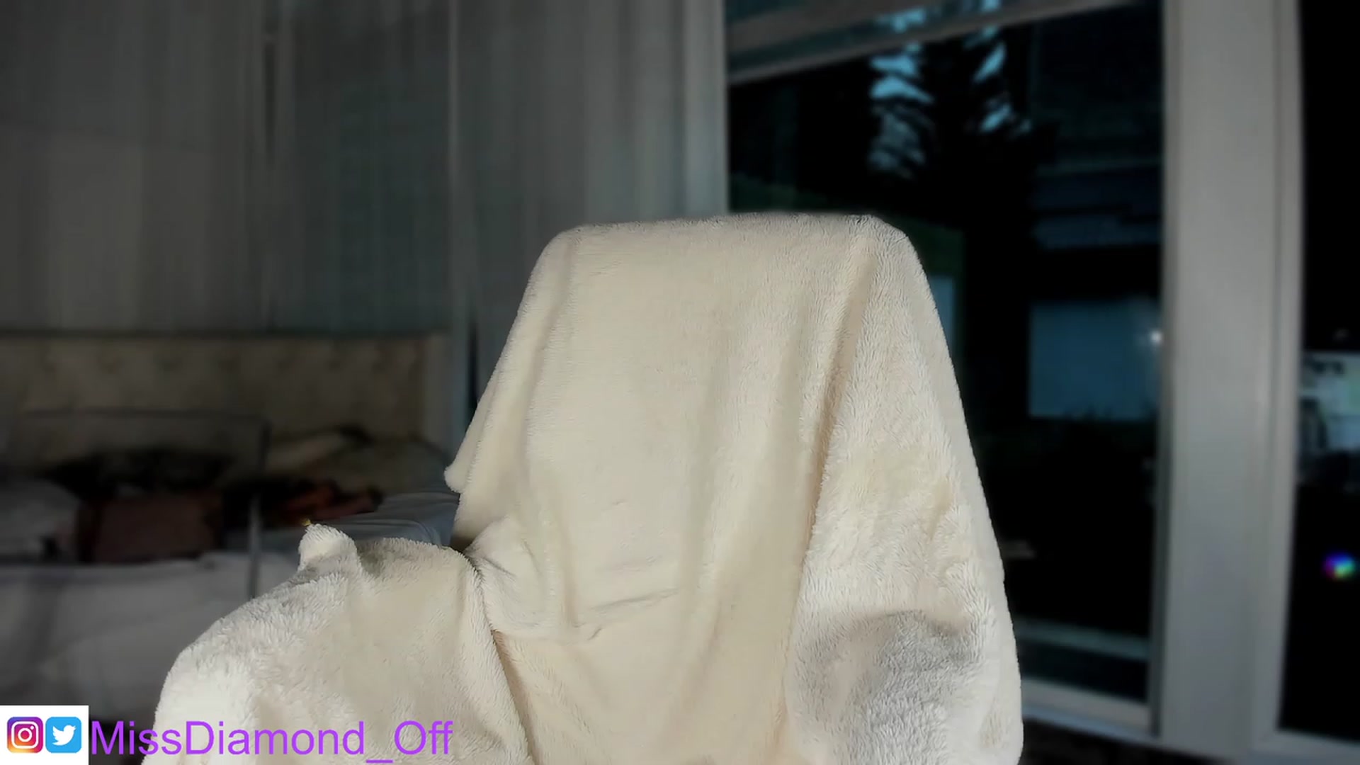 Gallery image thumbnail from Miss_diamond_'s myfreecams stream on, 11/21/2022, 14:45 image 14 of 20