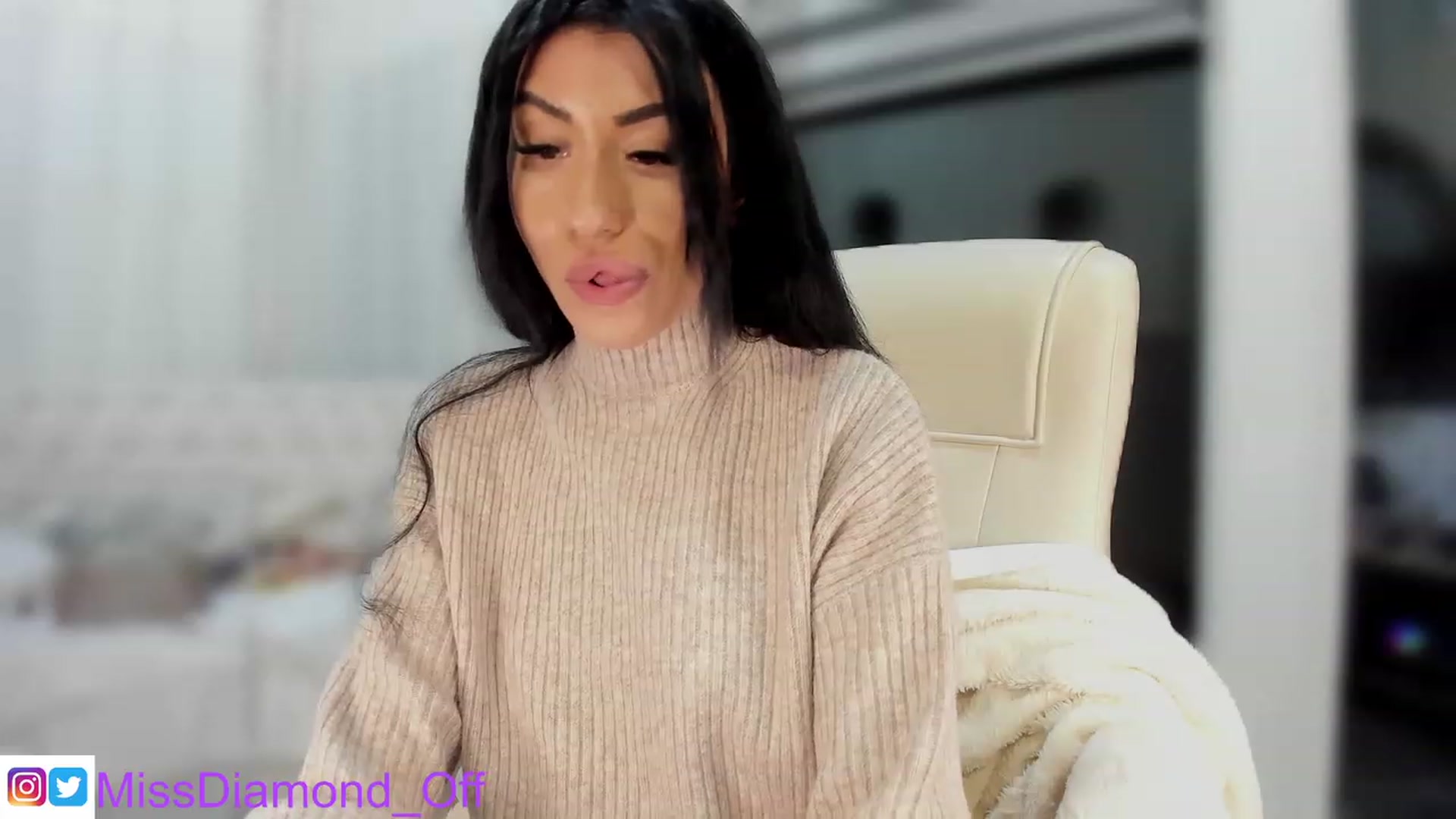 Gallery image thumbnail from Miss_diamond_'s myfreecams stream on, 11/21/2022, 15:17 image 19 of 20