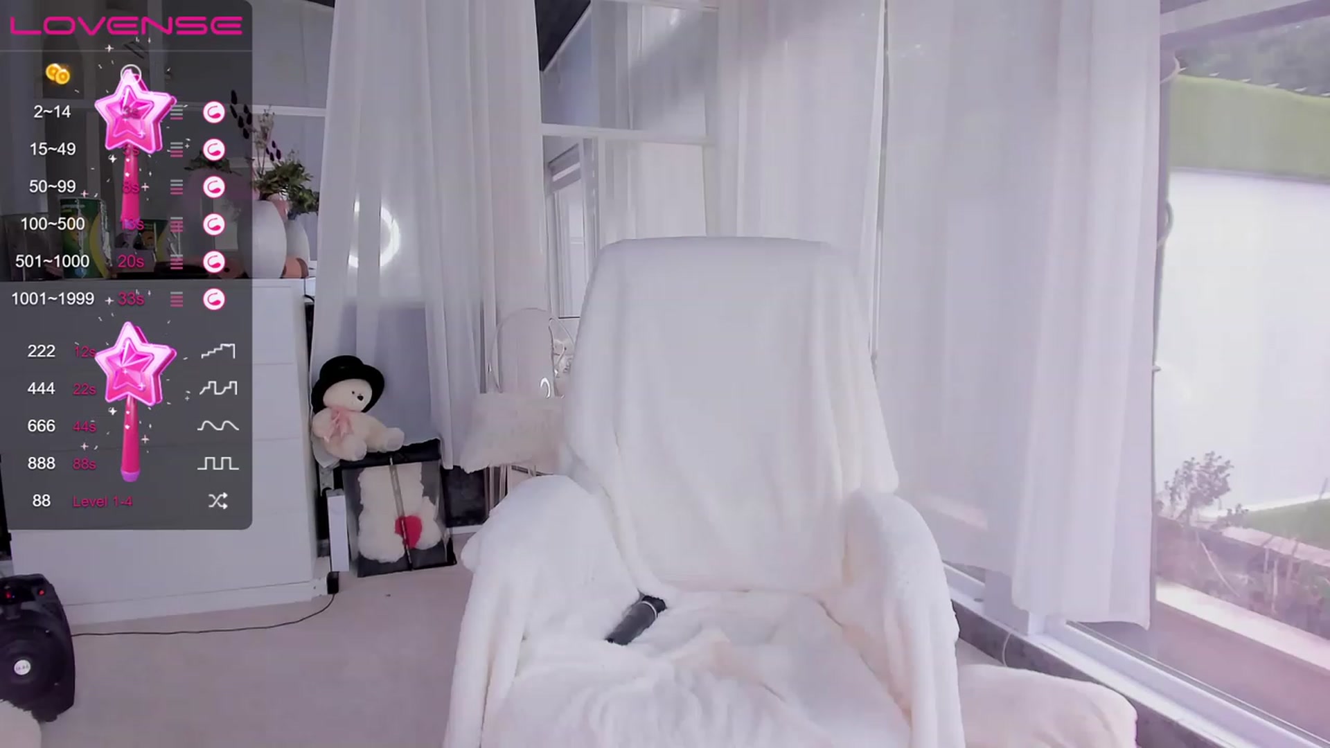 Gallery image thumbnail from Miss_diamond_'s myfreecams stream on, 03/17/2023, 11:26 image 12 of 20