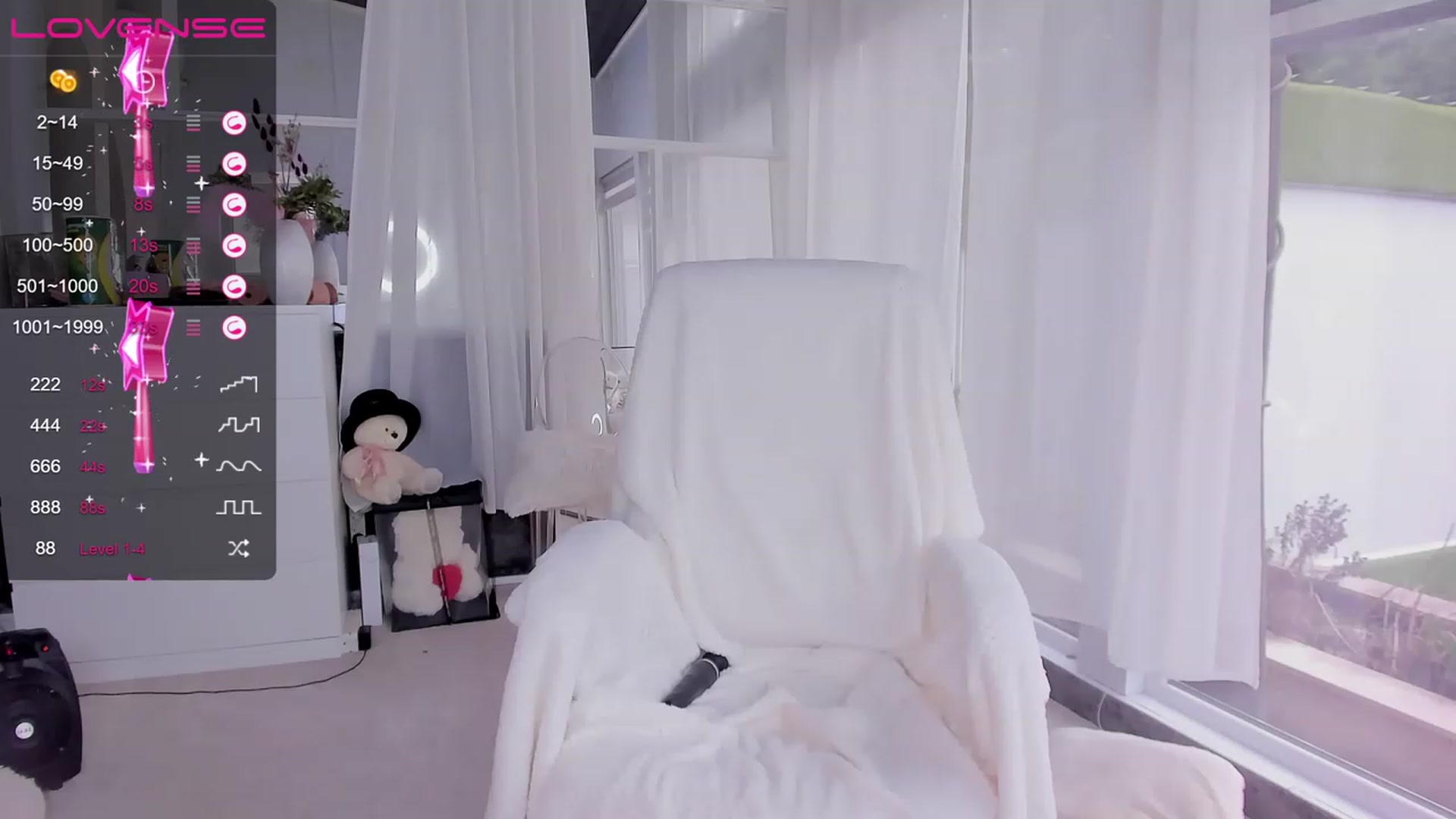 Gallery image thumbnail from Miss_diamond_'s myfreecams stream on, 03/17/2023, 11:26 image 11 of 20