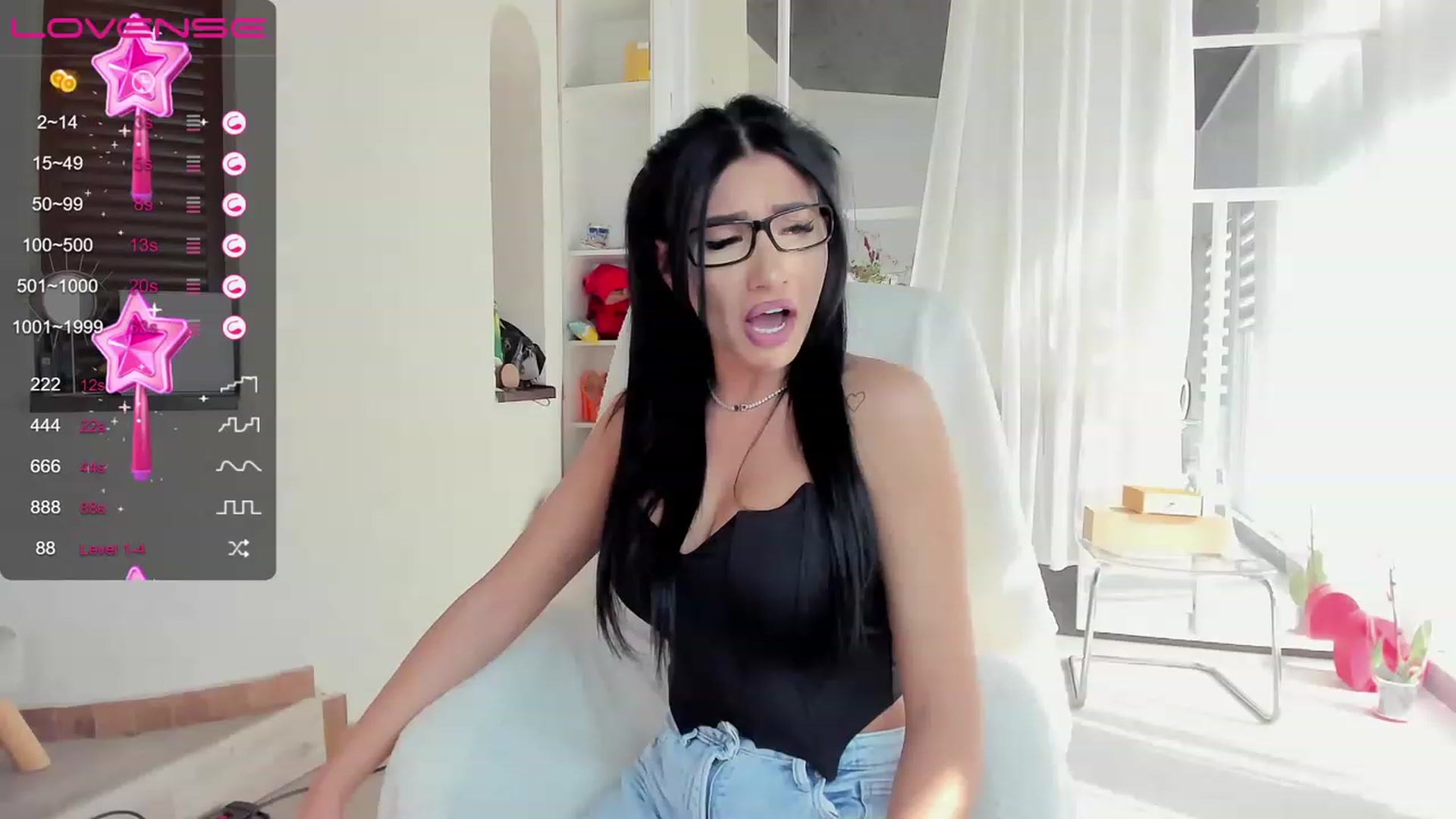 Gallery image thumbnail from Miss_diamond_'s myfreecams stream on, 03/19/2023, 08:53 image 6 of 20