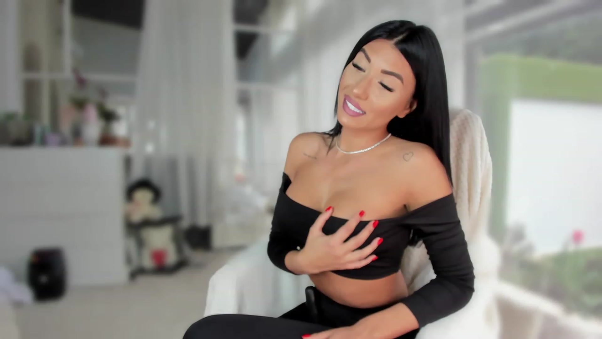 Gallery image thumbnail from Miss_diamond_'s myfreecams stream on, 04/02/2023, 08:03 image 2 of 20