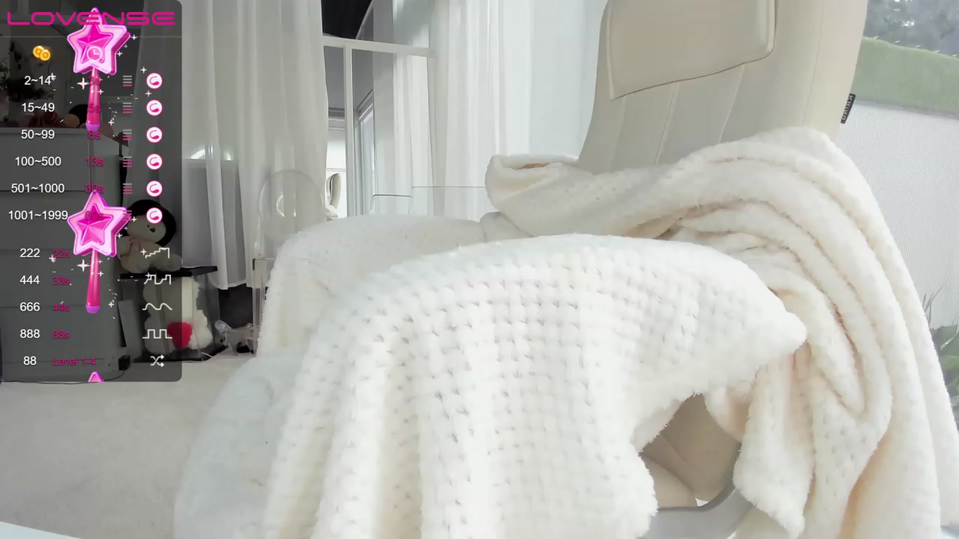 Gallery image thumbnail from Miss_diamond_'s myfreecams stream on, 04/08/2023, 10:54 image 9 of 20