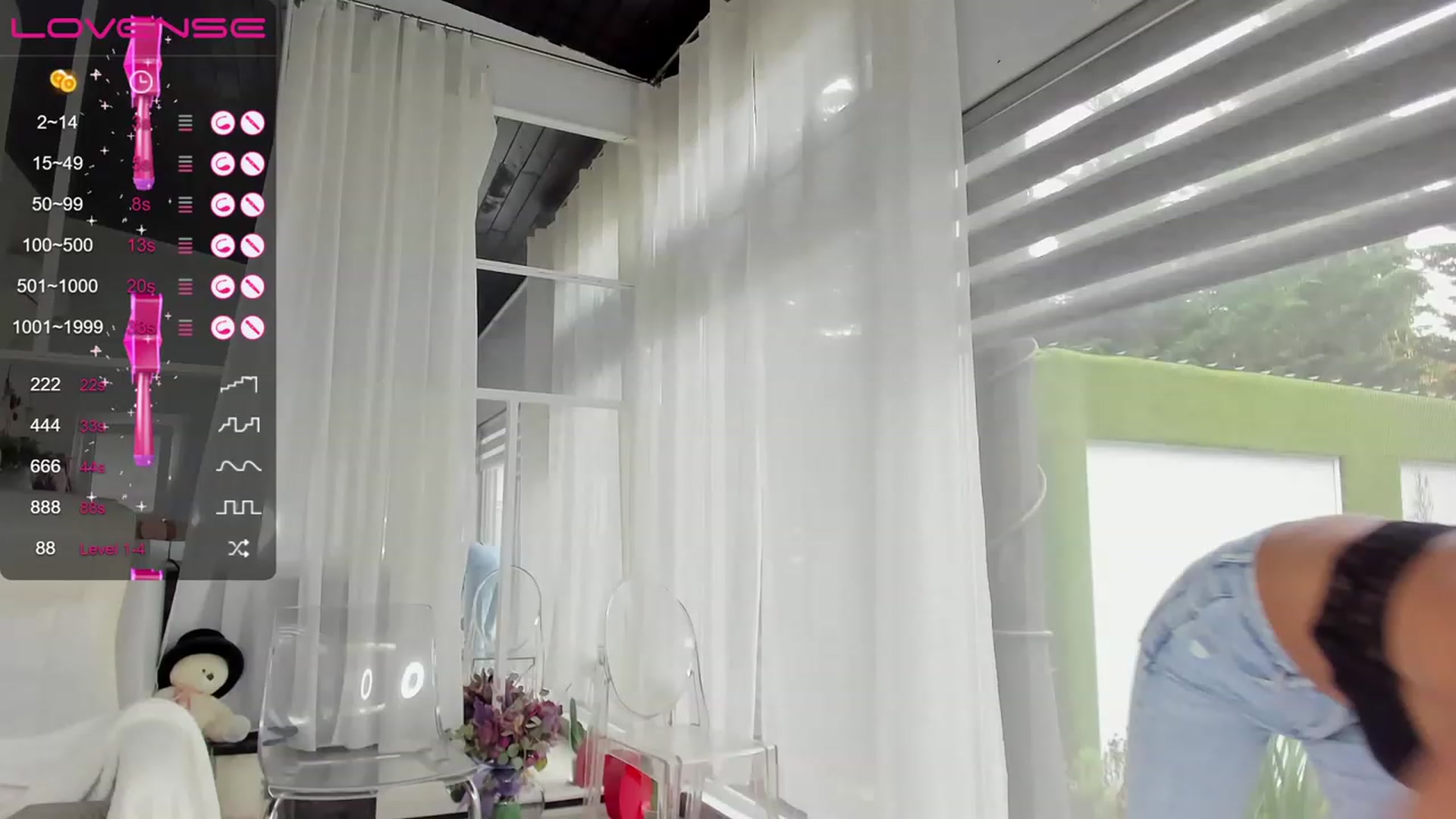 Gallery image thumbnail from Miss_diamond_'s myfreecams stream on, 04/20/2023, 14:46 image 16 of 20
