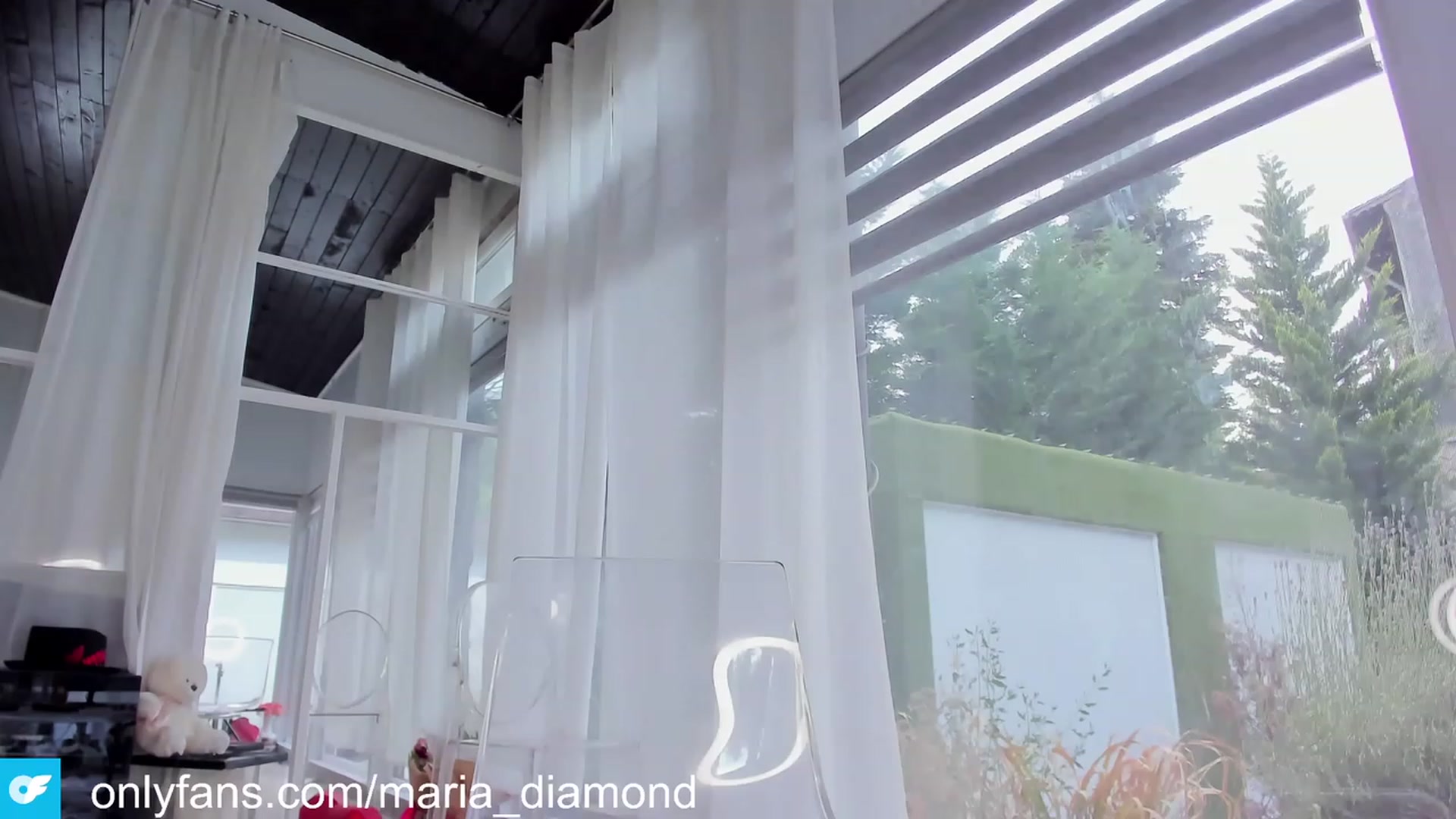 Gallery image thumbnail from Miss_diamond_'s myfreecams stream on, 06/15/2023, 13:35 image 12 of 20