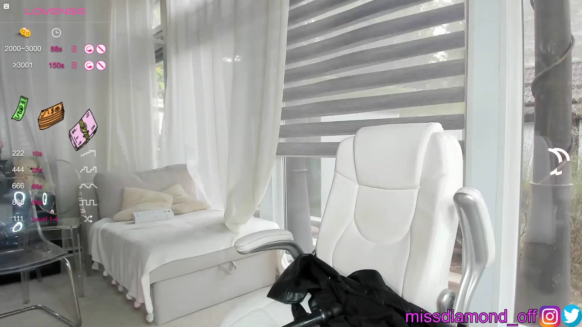 Gallery image thumbnail from Miss_diamond_'s myfreecams stream on, 10/06/2023, 14:09 image 16 of 20