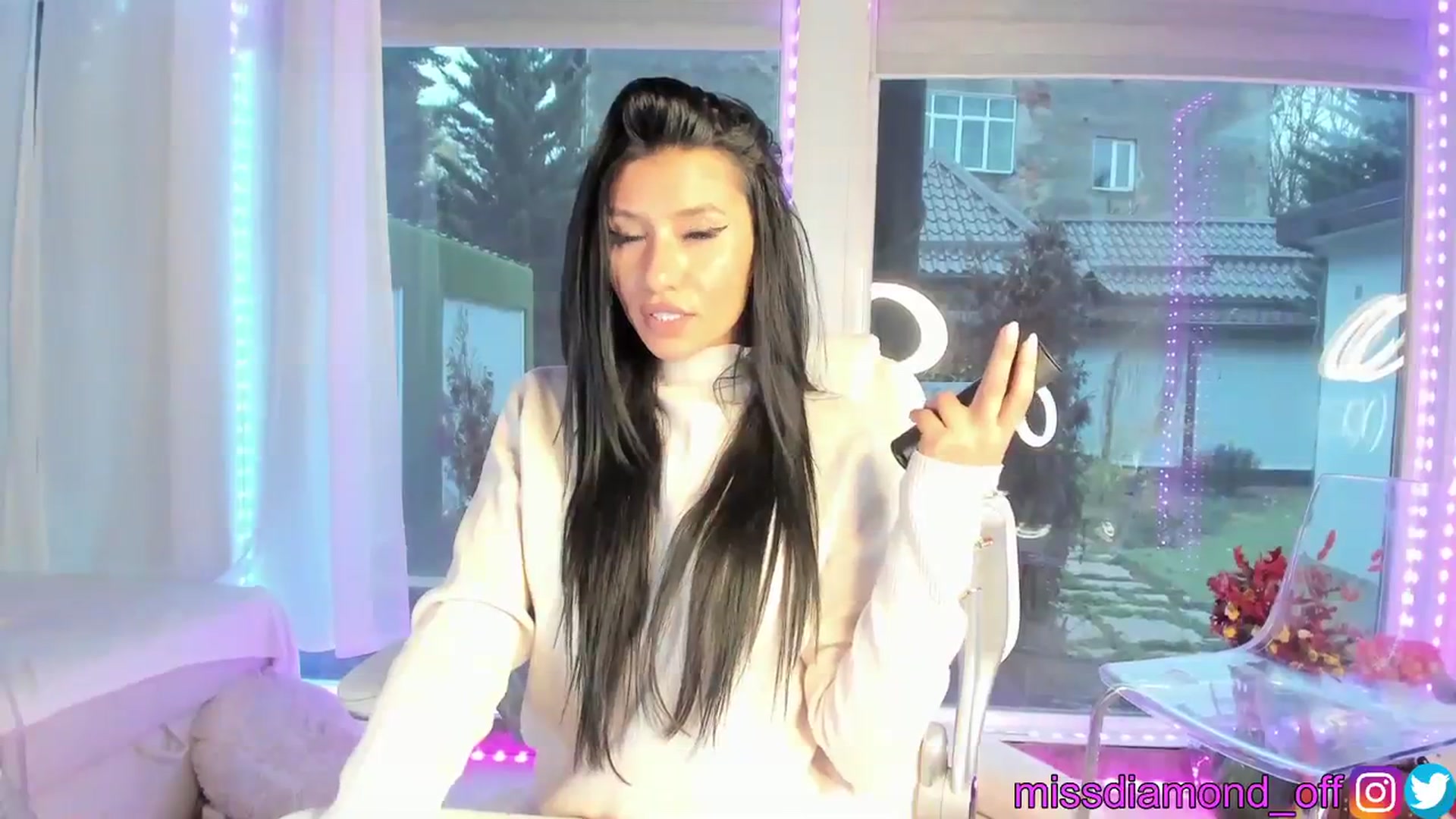 Gallery image thumbnail from Miss_diamond_'s myfreecams stream on, 11/22/2023, 13:49 image 20 of 20