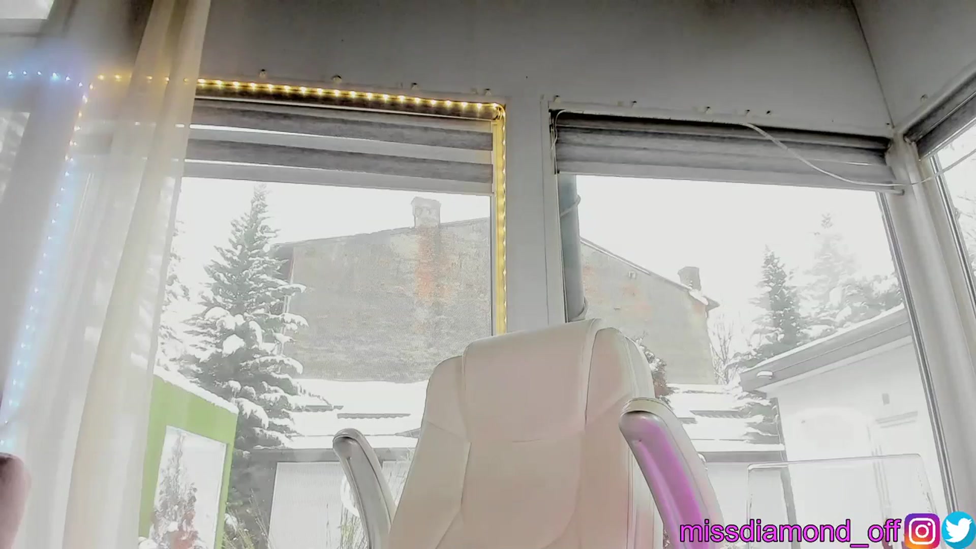 Gallery image thumbnail from Miss_diamond_'s myfreecams stream on, 12/08/2023, 11:42 image 9 of 20