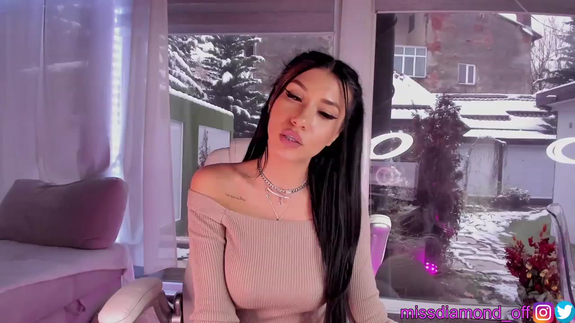 Gallery image thumbnail from Miss_diamond_'s myfreecams stream on, 12/08/2023, 14:34 image 1 of 20