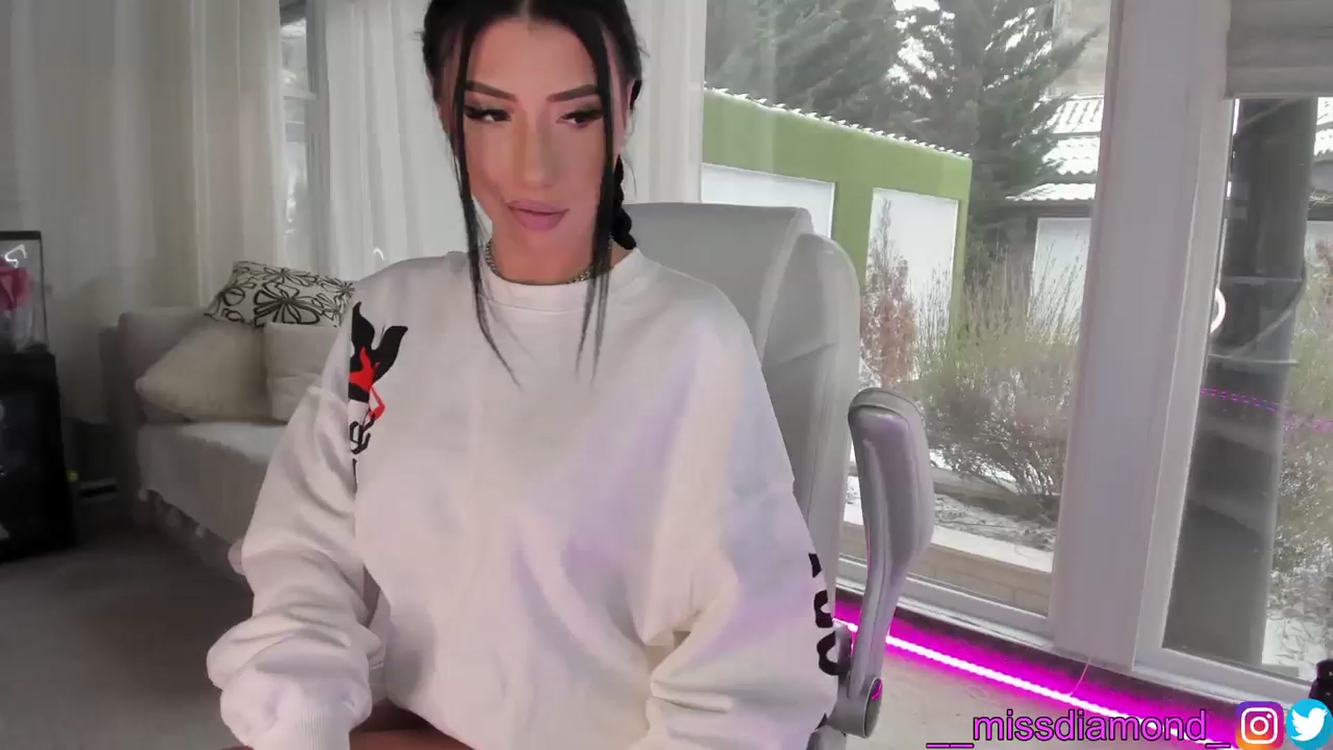Gallery image thumbnail from Miss_diamond_'s myfreecams stream on, 01/09/2024, 10:07 image 13 of 20