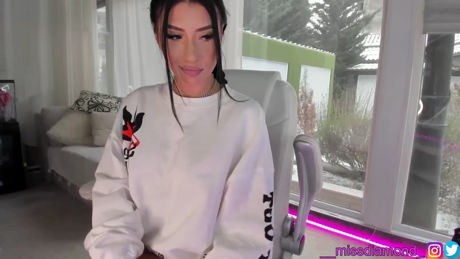 Gallery image thumbnail from Miss_diamond_'s myfreecams stream on, 01/09/2024, 10:07 image 12 of 20