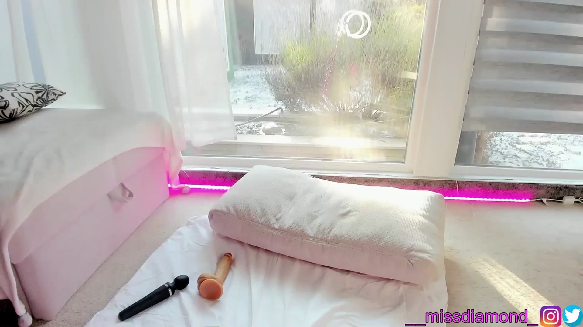 Gallery image thumbnail from Miss_diamond_'s myfreecams stream on, 01/13/2024, 12:25 image 15 of 20