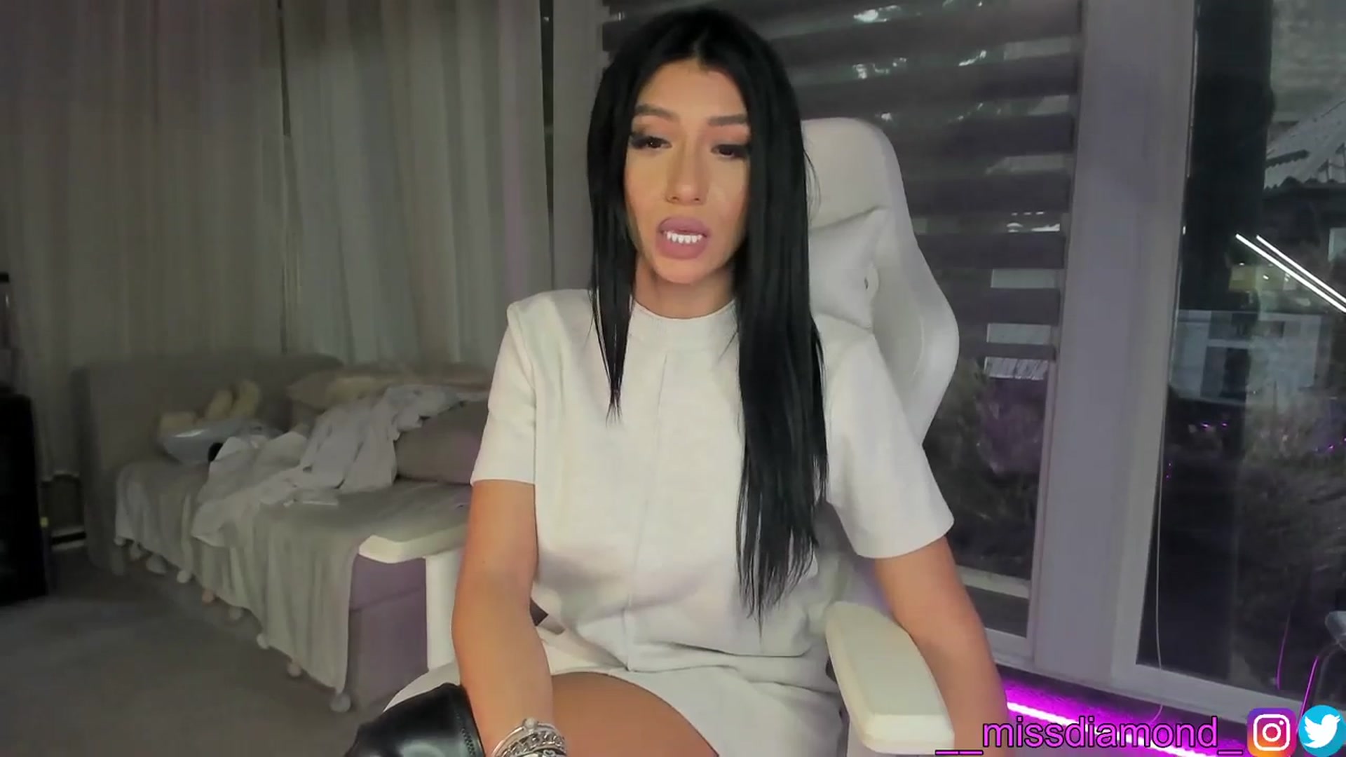 Gallery image thumbnail from Miss_diamond_'s myfreecams stream on, 01/28/2024, 14:10 image 17 of 20