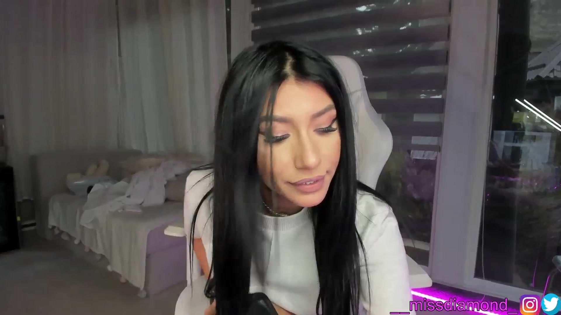Gallery image thumbnail from Miss_diamond_'s myfreecams stream on, 01/28/2024, 14:10 image 13 of 20