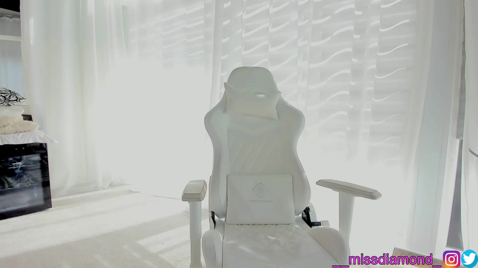 Gallery image thumbnail from Miss_diamond_'s myfreecams stream on, 02/24/2024, 10:36 image 7 of 20