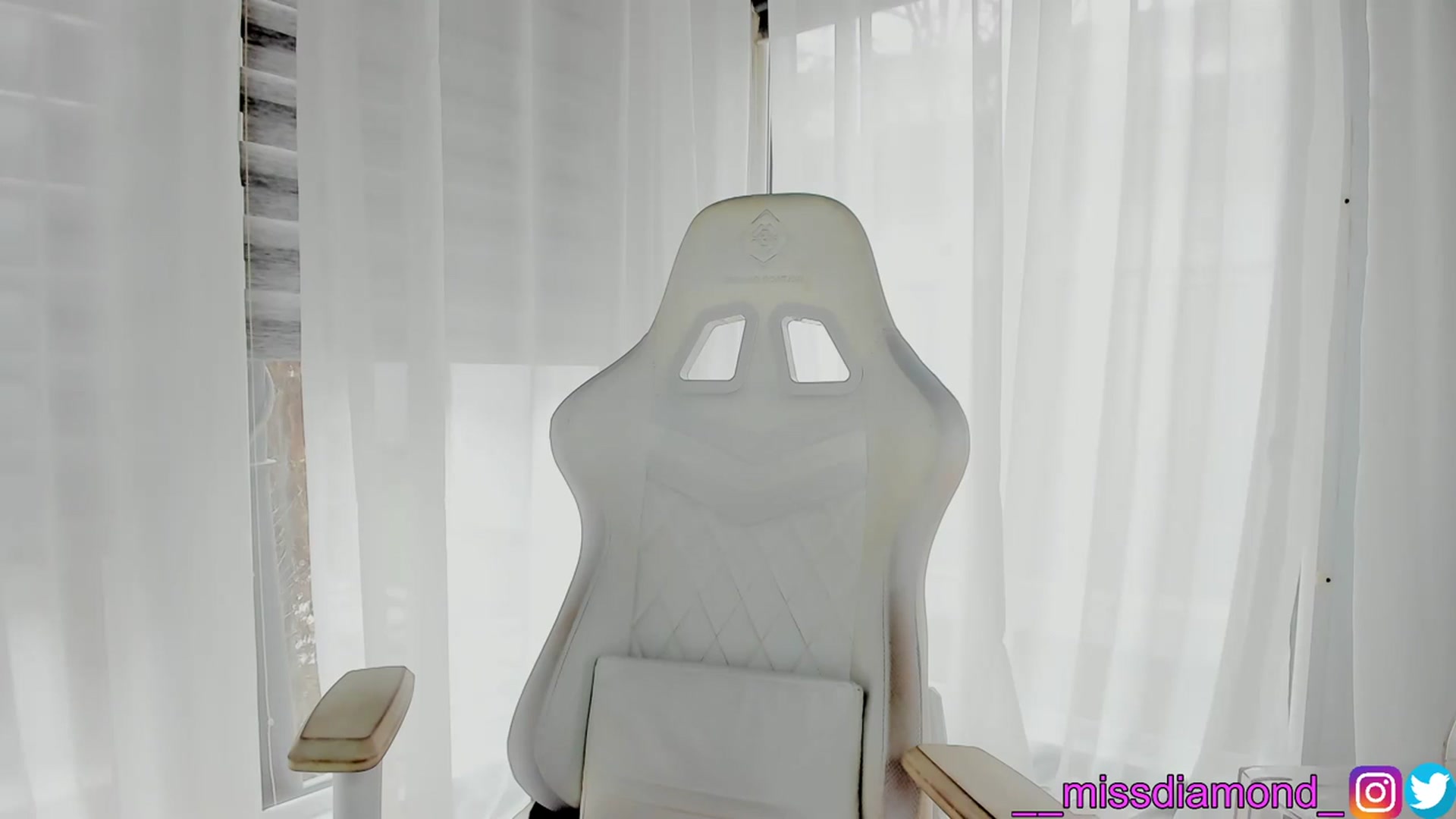 Gallery image thumbnail from Miss_diamond_'s myfreecams stream on, 03/10/2024, 13:55 image 2 of 20