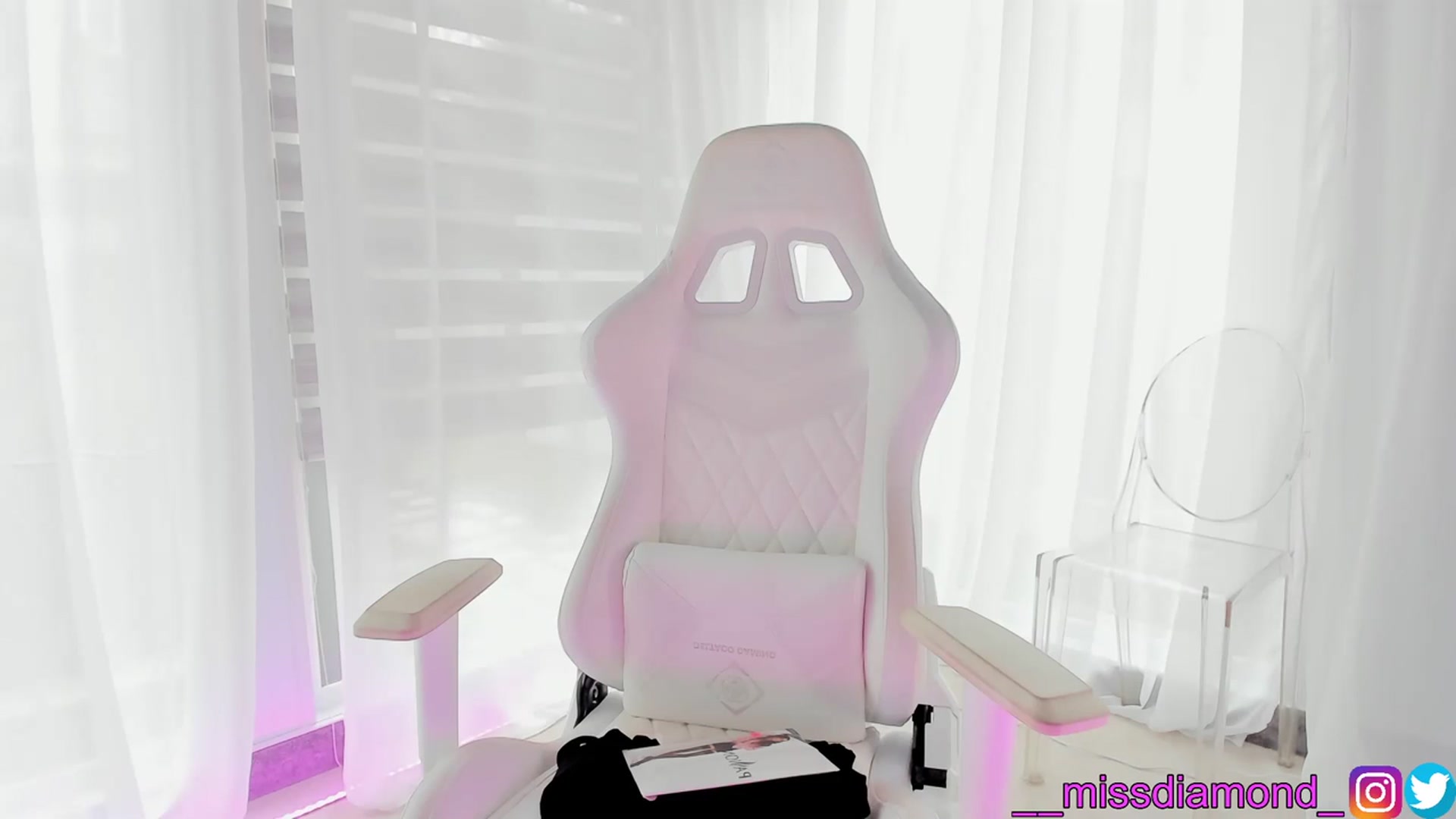 Gallery image thumbnail from Miss_diamond_'s myfreecams stream on, 03/11/2024, 09:27 image 4 of 20