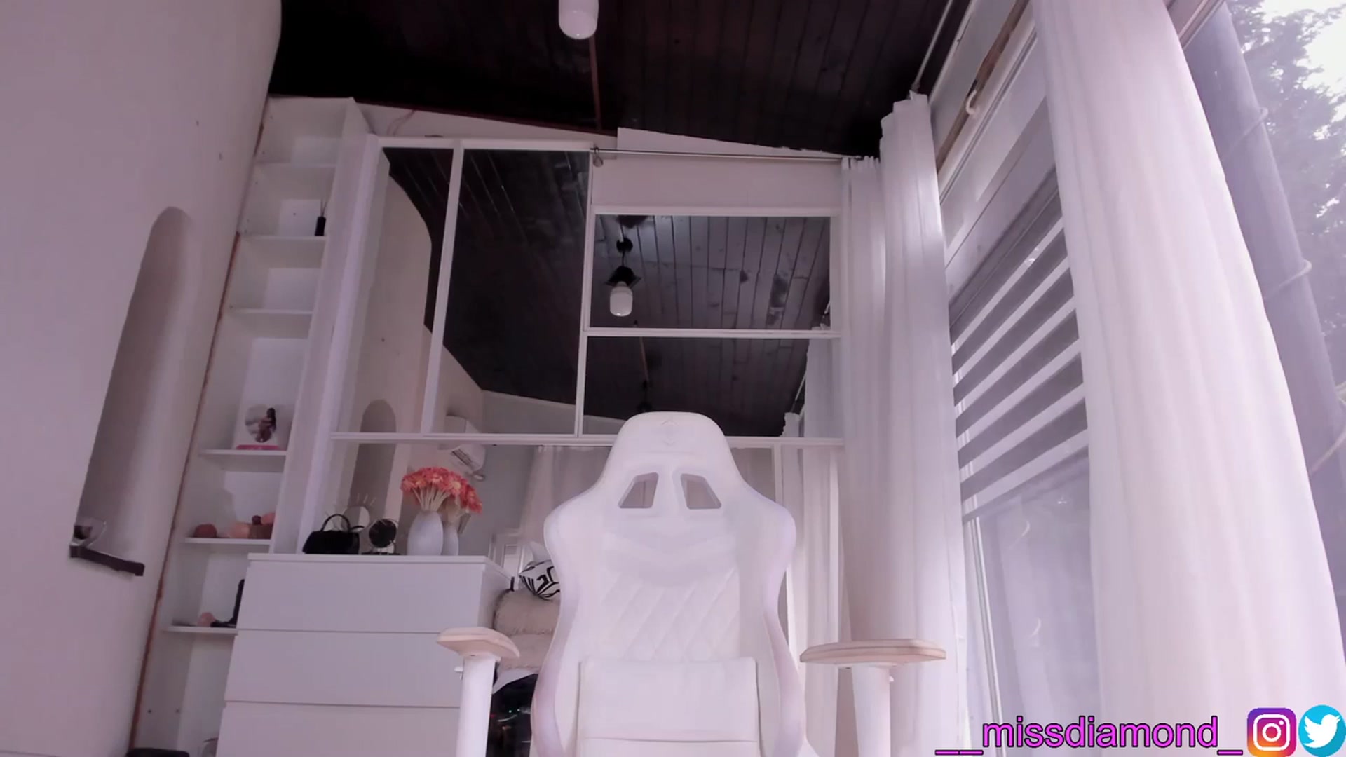 Gallery image thumbnail from Miss_diamond_'s myfreecams stream on, 03/14/2024, 13:07 image 18 of 20