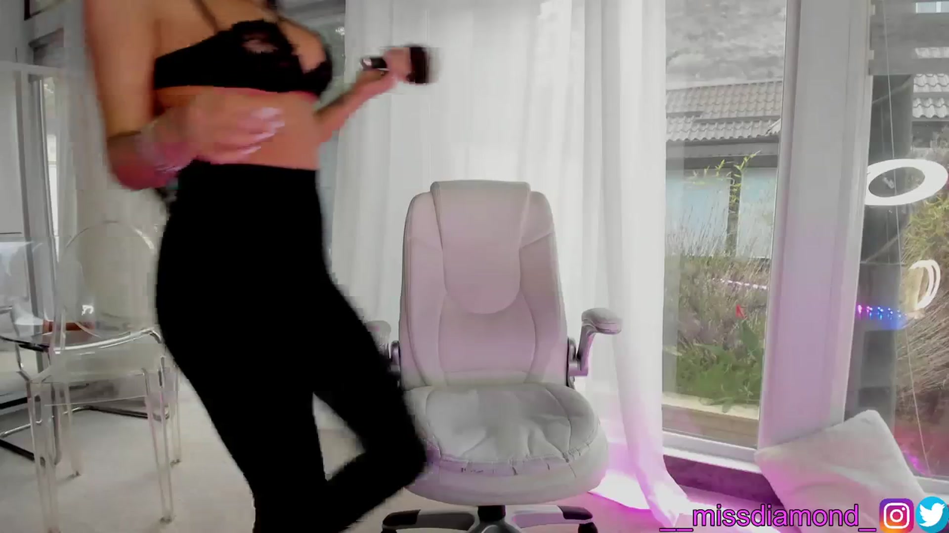 Gallery image thumbnail from Miss_diamond_'s myfreecams stream on, 03/25/2024, 15:28 image 18 of 20