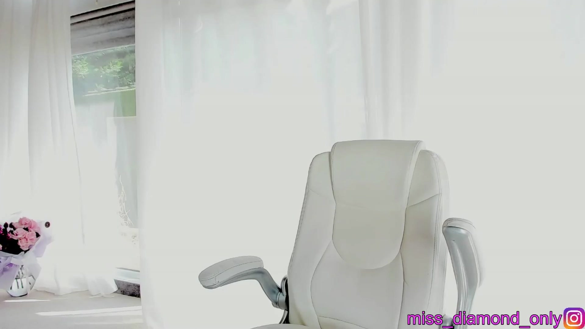 Gallery image thumbnail from Miss_diamond_'s myfreecams stream on, 07/04/2024, 11:37 image 5 of 20