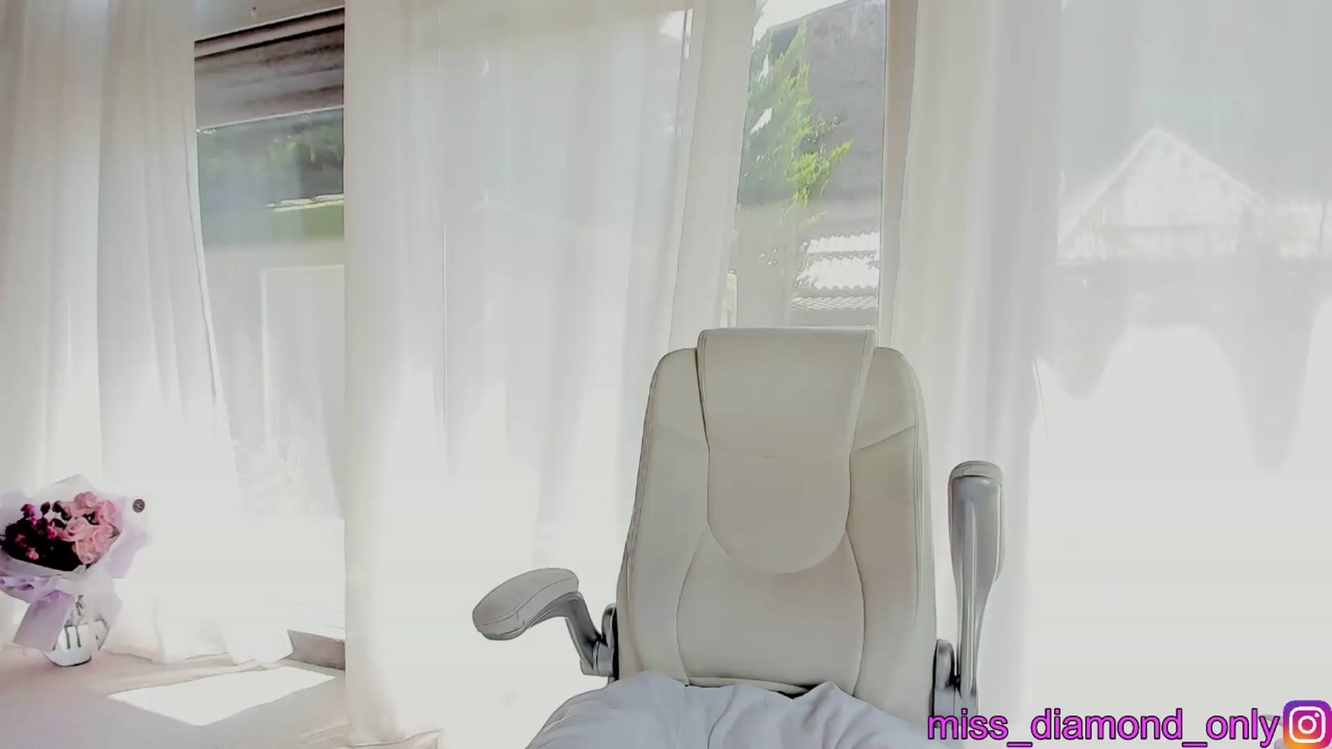 Gallery image thumbnail from Miss_diamond_'s myfreecams stream on, 07/05/2024, 10:03 image 12 of 20