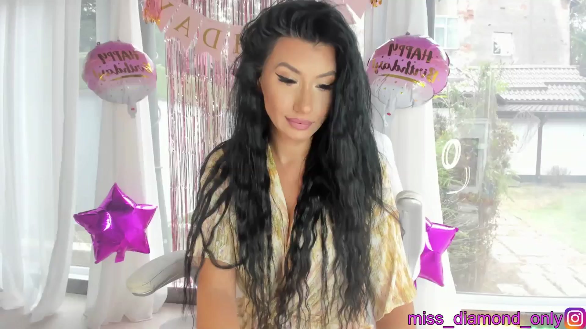 Gallery image thumbnail from Miss_diamond_'s myfreecams stream on, 08/29/2024, 07:30 image 6 of 20