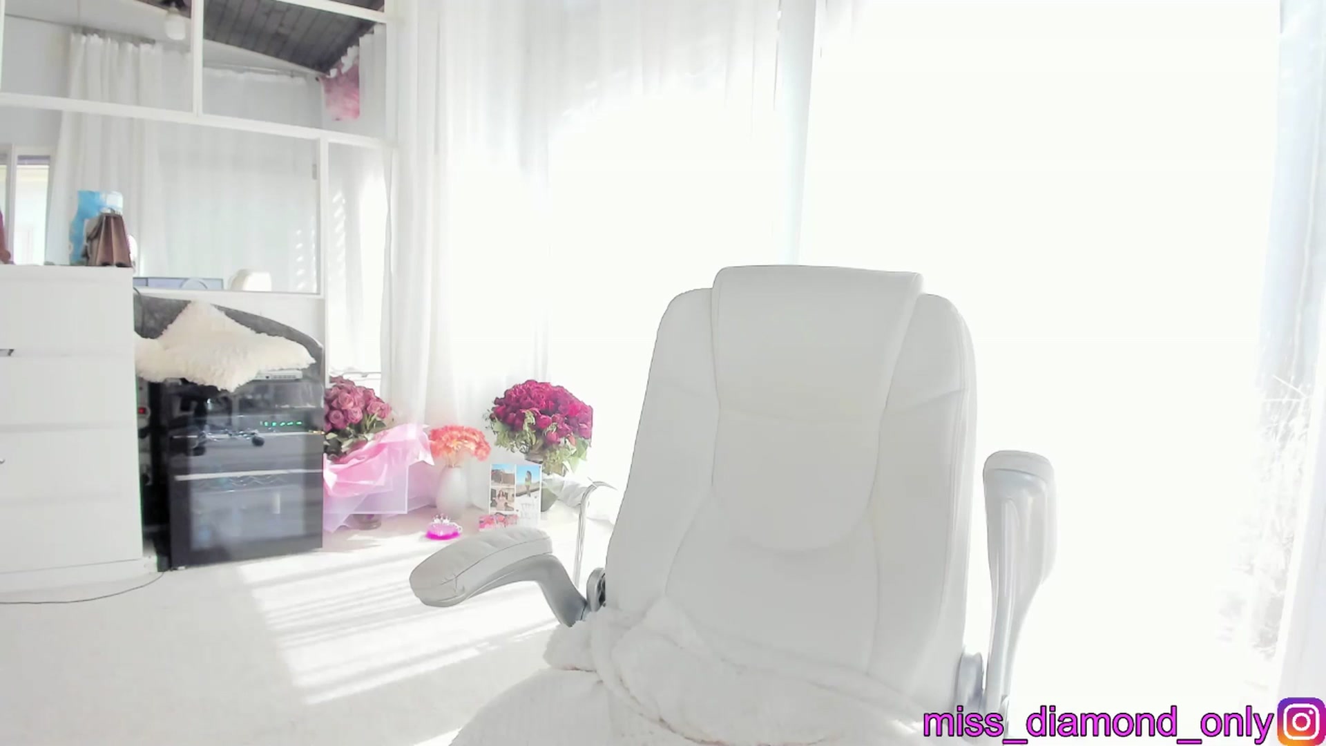 Gallery image thumbnail from Miss_diamond_'s myfreecams stream on, 09/08/2024, 11:14 image 13 of 20