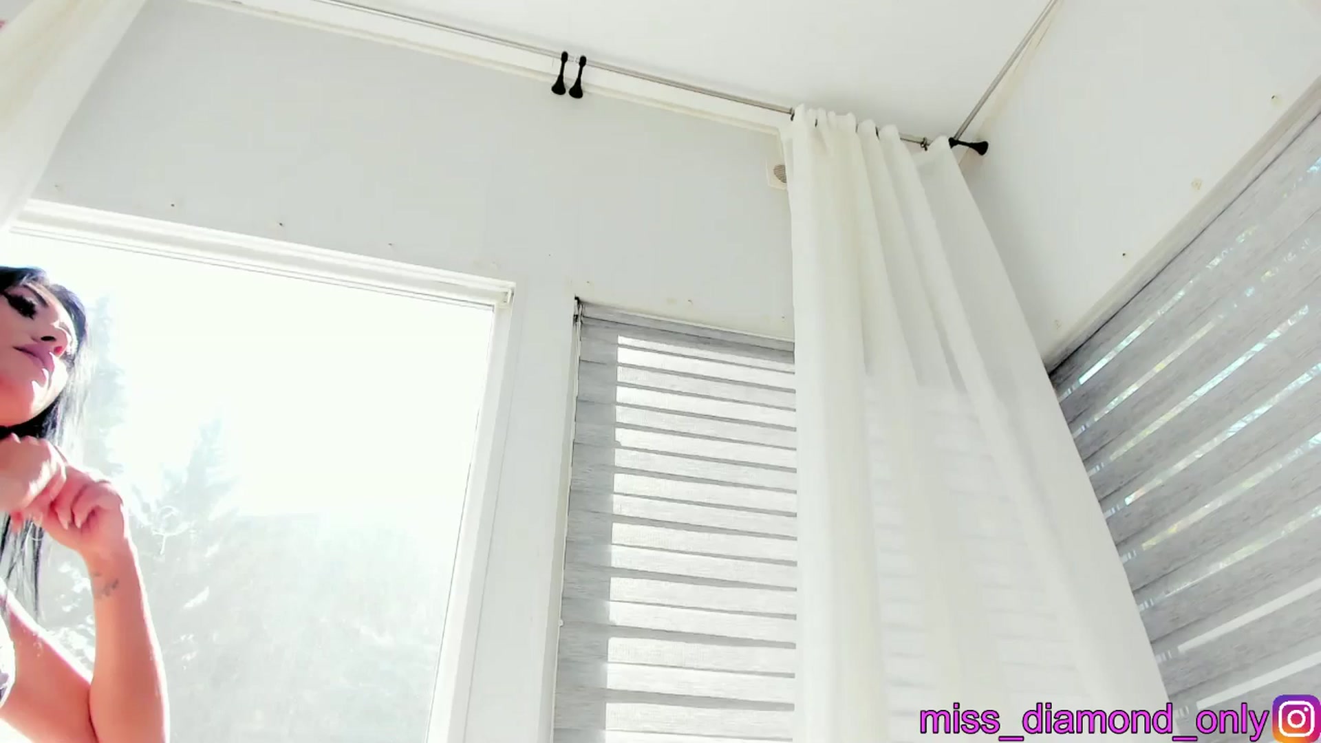 Gallery image thumbnail from Miss_diamond_'s myfreecams stream on, 09/28/2024, 11:28 image 1 of 20