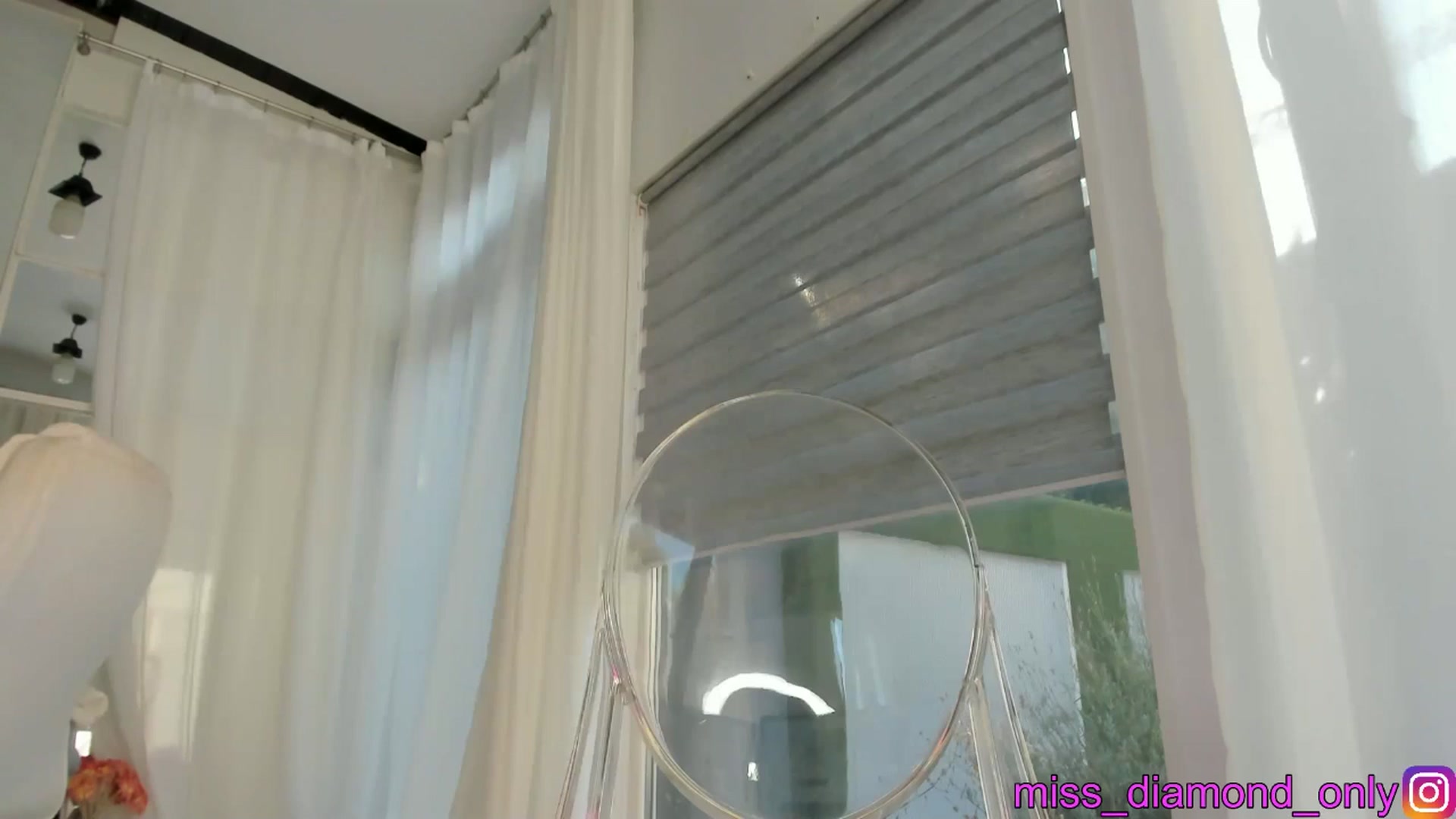 Gallery image thumbnail from Miss_diamond_'s myfreecams stream on, 10/21/2024, 13:20 image 14 of 20